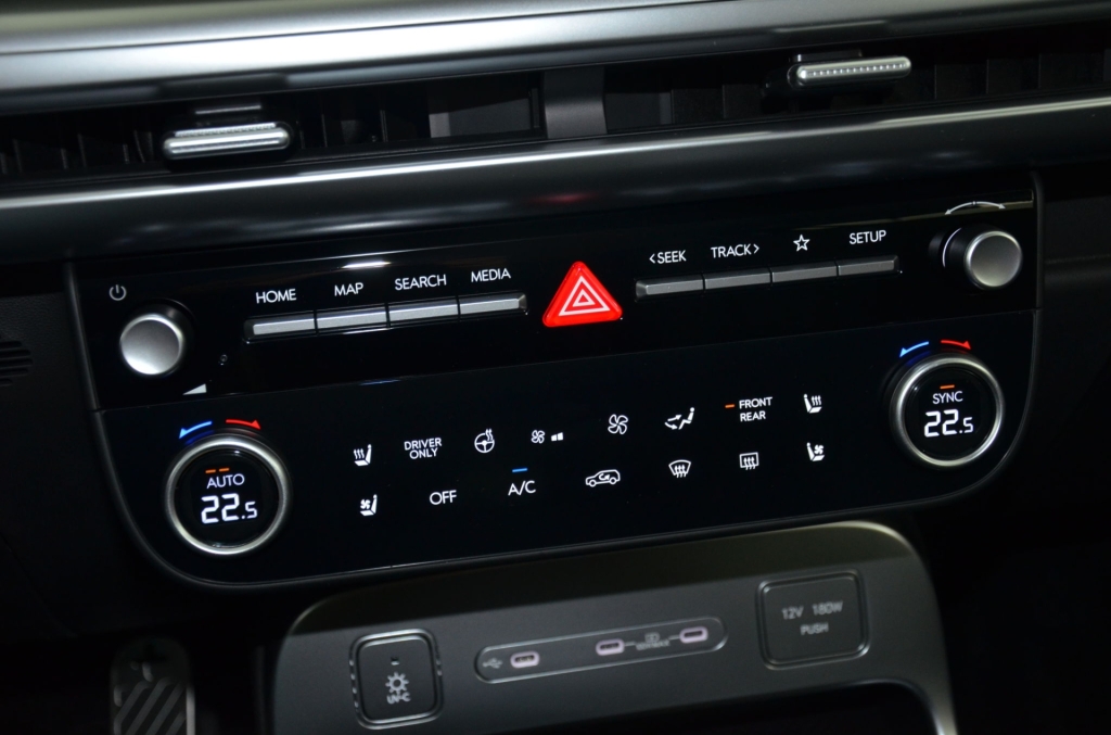 HYUNDAI Ioniq 9 110kWh Calligraphy 4WD-image-22