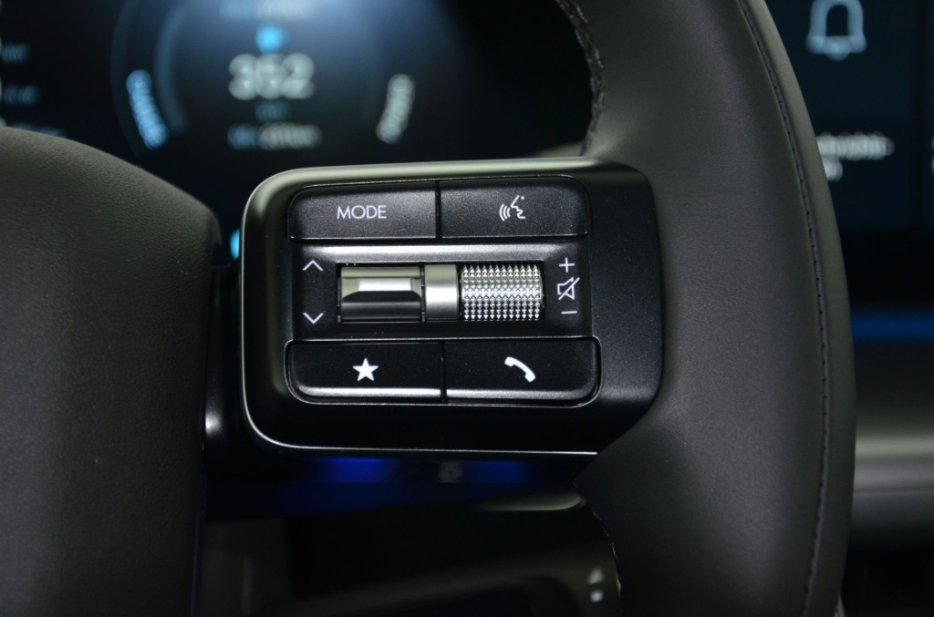 HYUNDAI Ioniq 9 110kWh Calligraphy 4WD-image-19