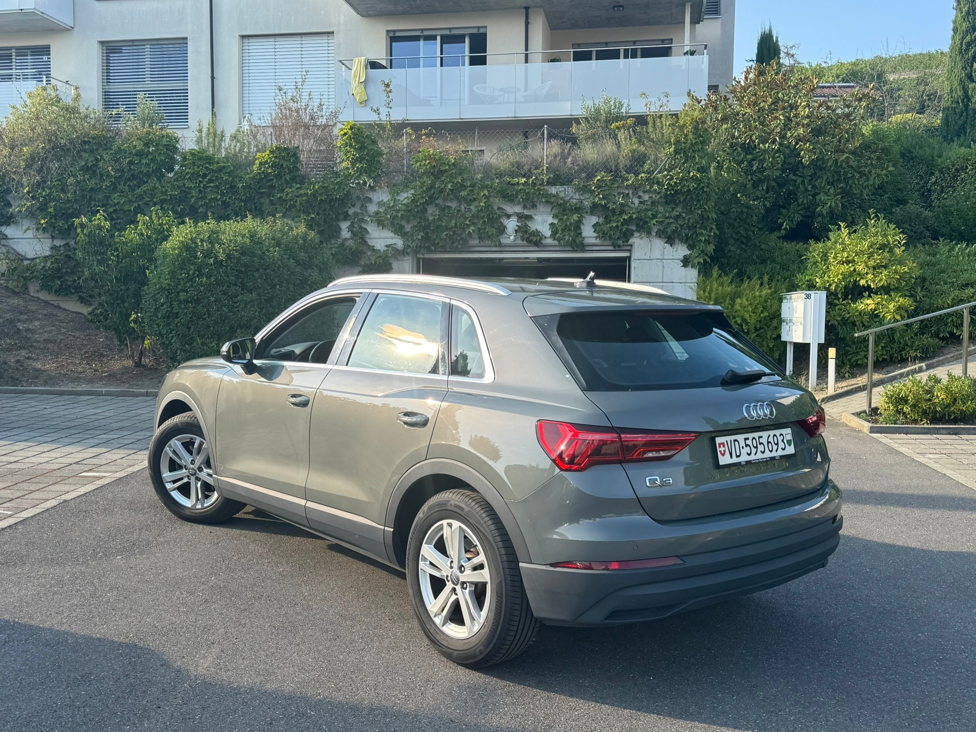 AUDI 1.5 35 TFSI S-Tronic-image-3