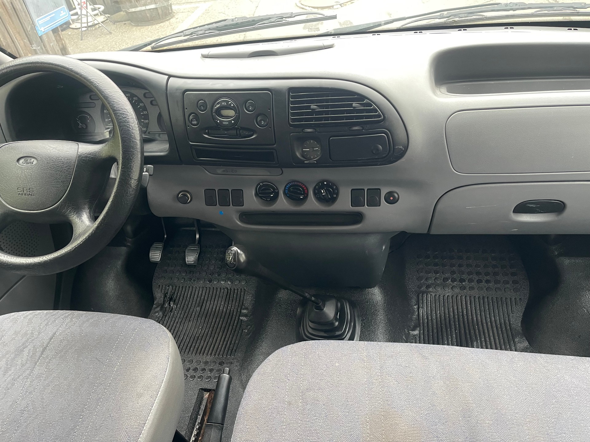 FORD Transit-image-9