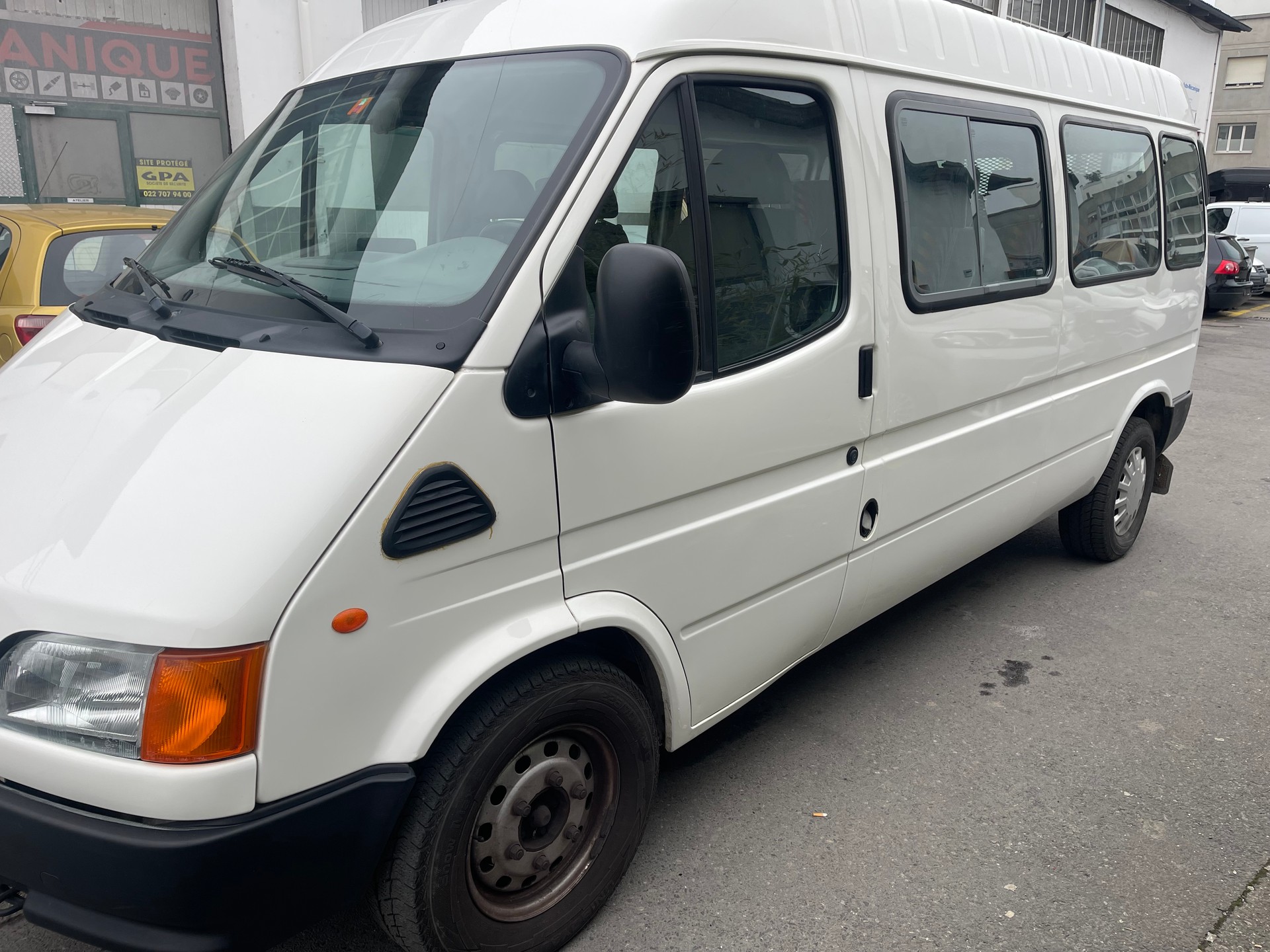 FORD Transit-image-2
