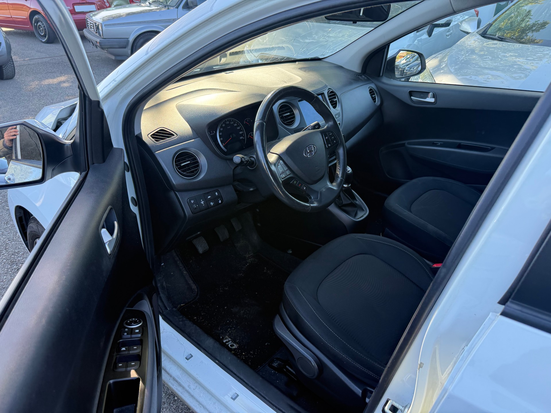 HYUNDAI i10 1.2 Amplia-image-9