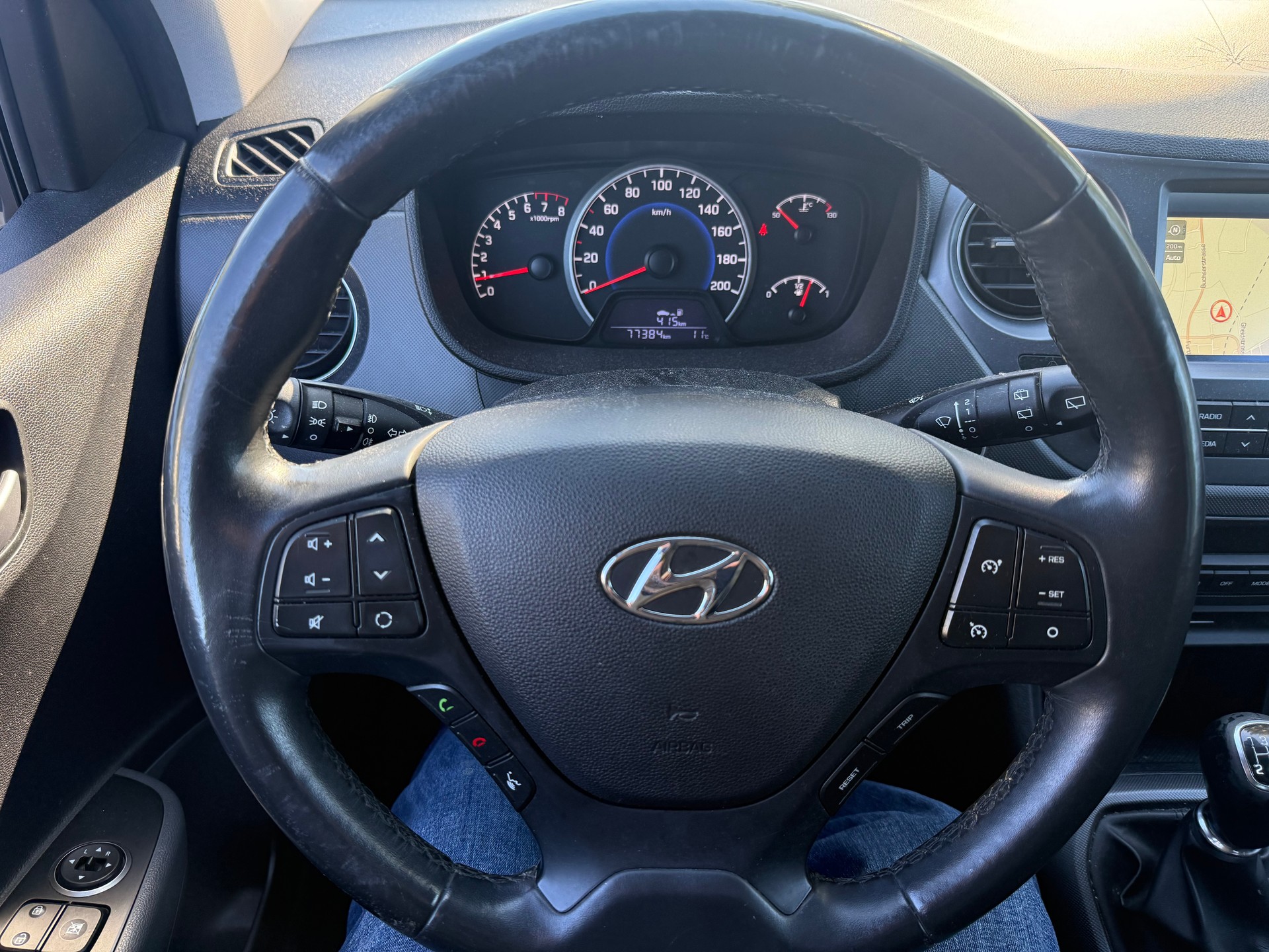 HYUNDAI i10 1.2 Amplia-image-10