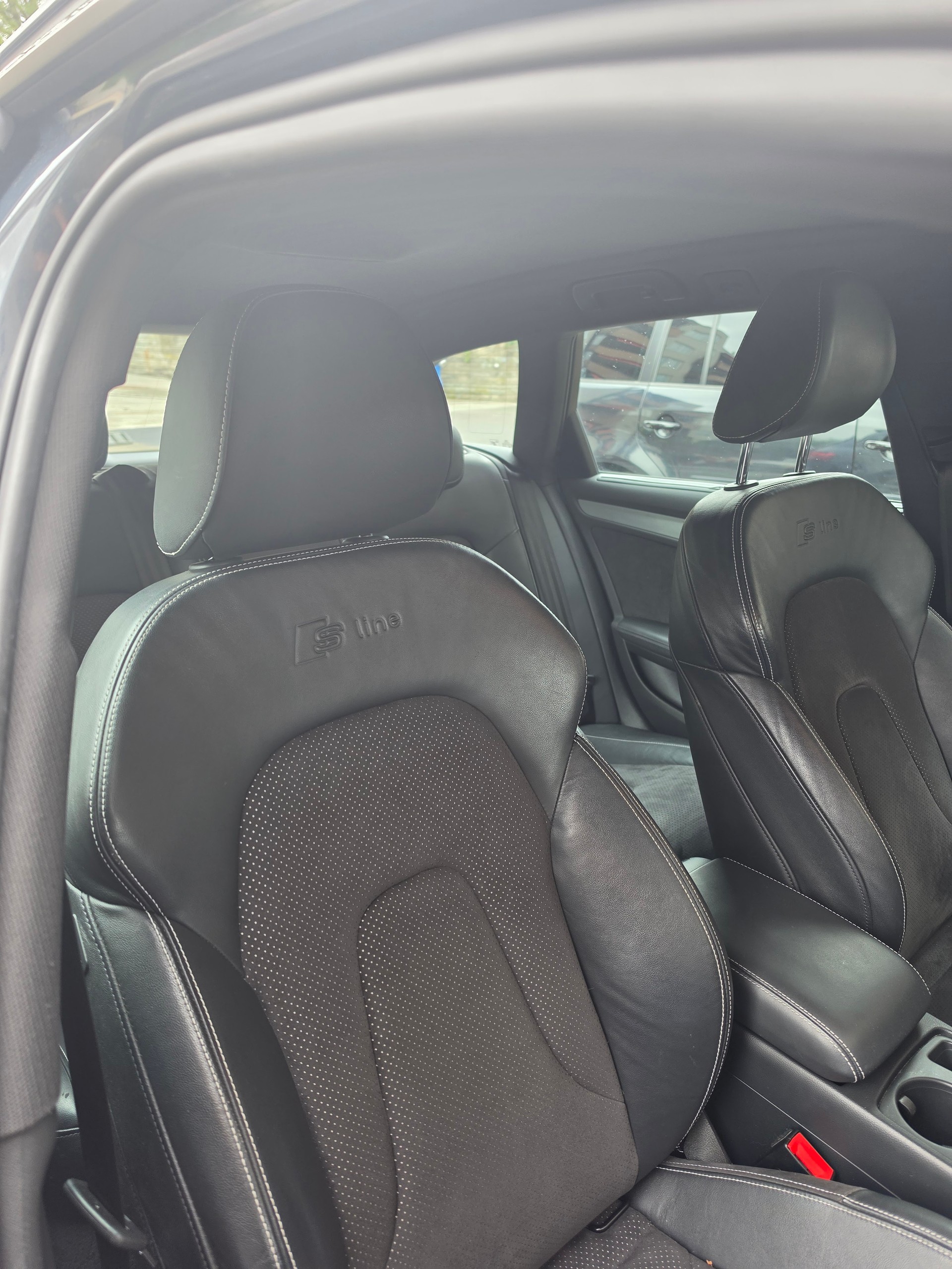 AUDI A4 Avant 2.0 TFSI quattro S-tronic-image-12