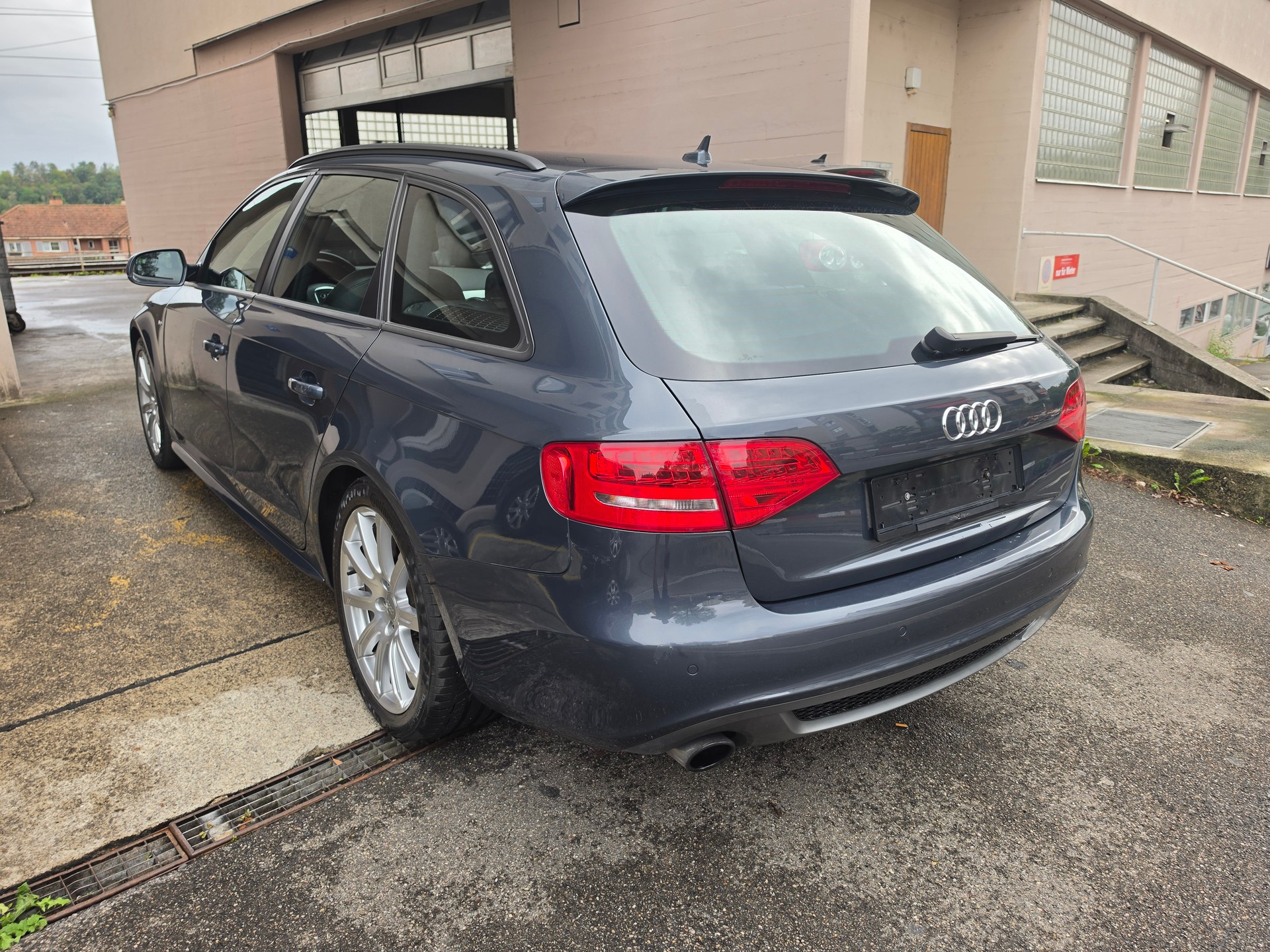 AUDI A4 Avant 2.0 TFSI quattro S-tronic-image-0