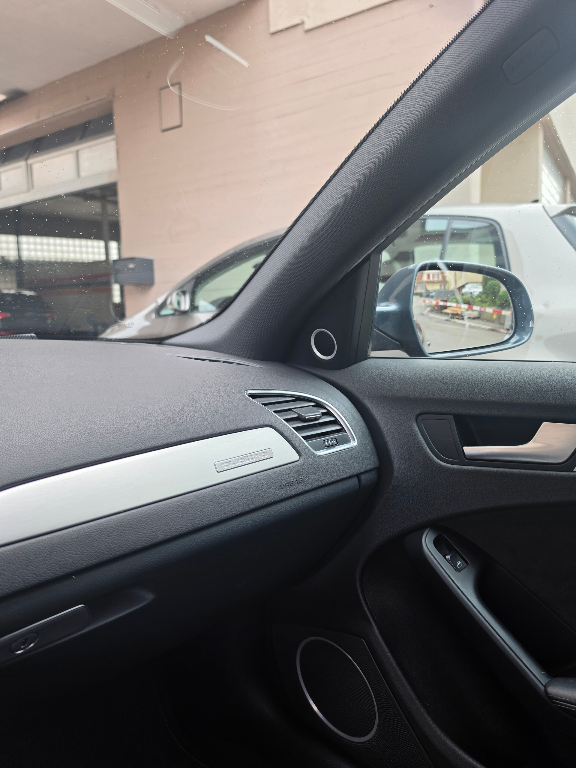 AUDI A4 Avant 2.0 TFSI quattro S-tronic-image-5