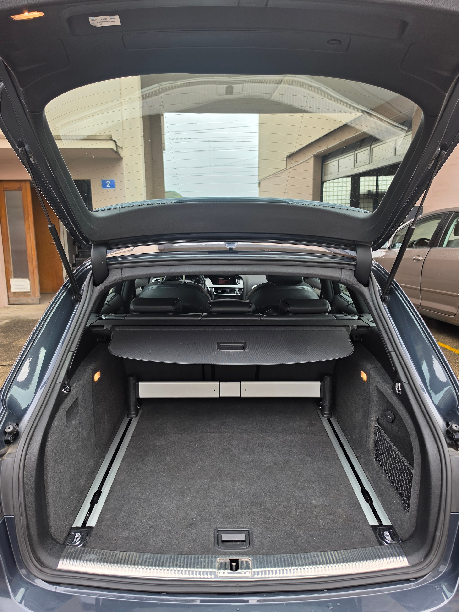 AUDI A4 Avant 2.0 TFSI quattro S-tronic-image-3