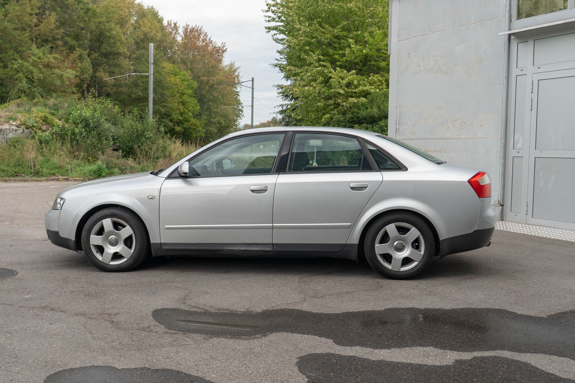 AUDI A4 1.8 T-image-1