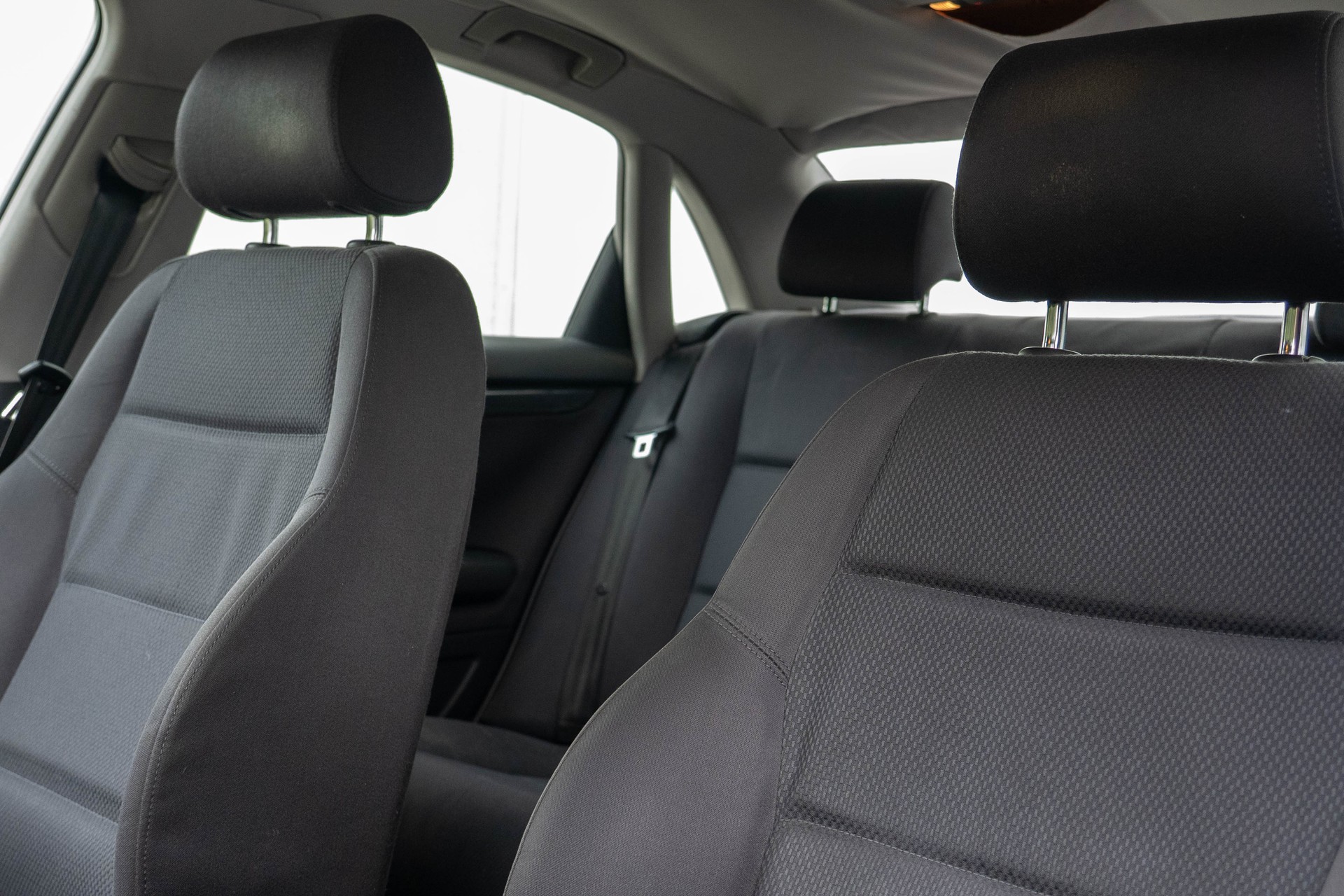AUDI A4 1.8 T-image-9