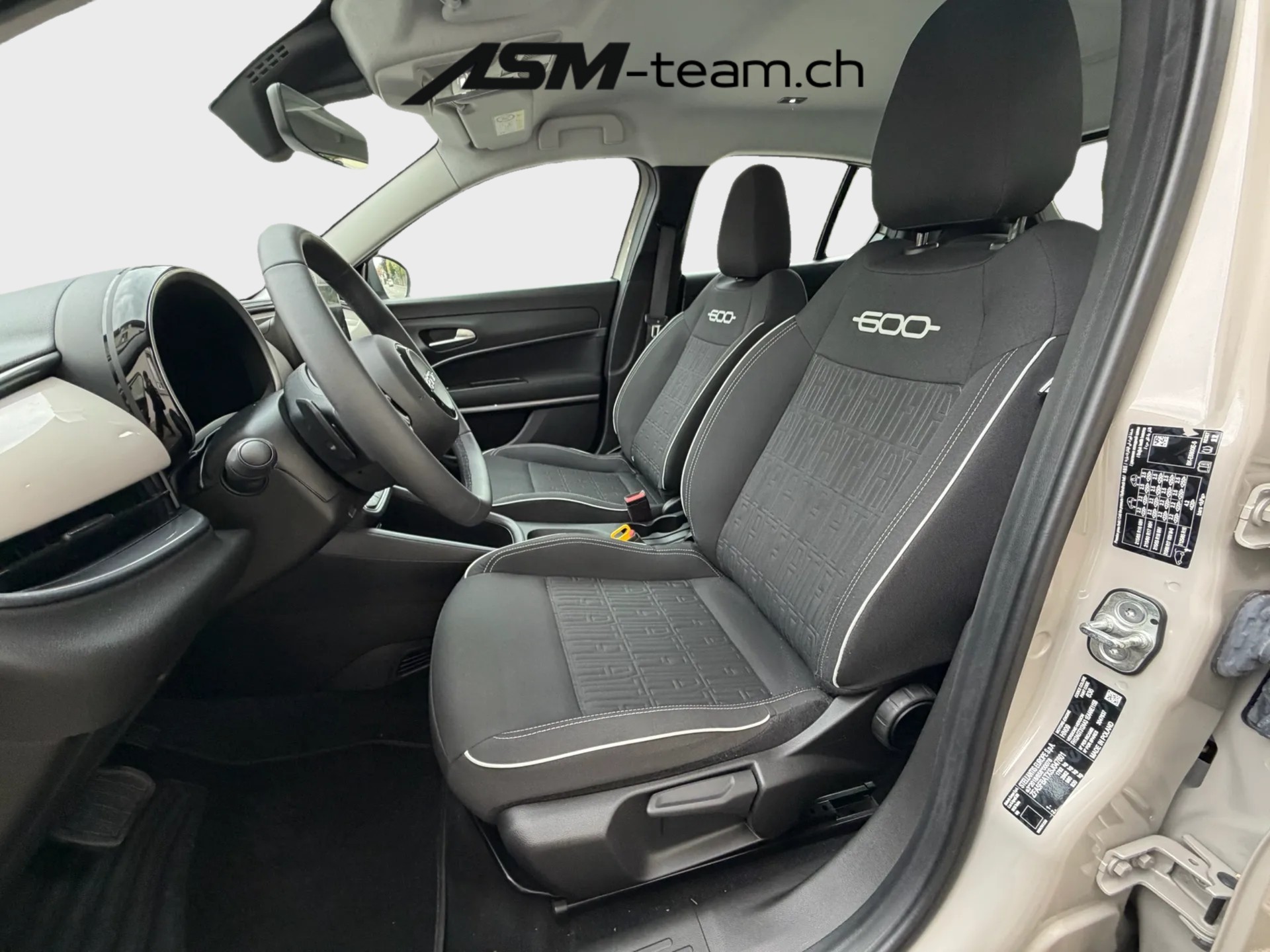 FIAT 600h MildHybrid | DCT Automat | Hersteller GARANTIE | 101PS | bis 1000km Reichweite | CarPlay | Bluetooth | fast *NEU*-image-6