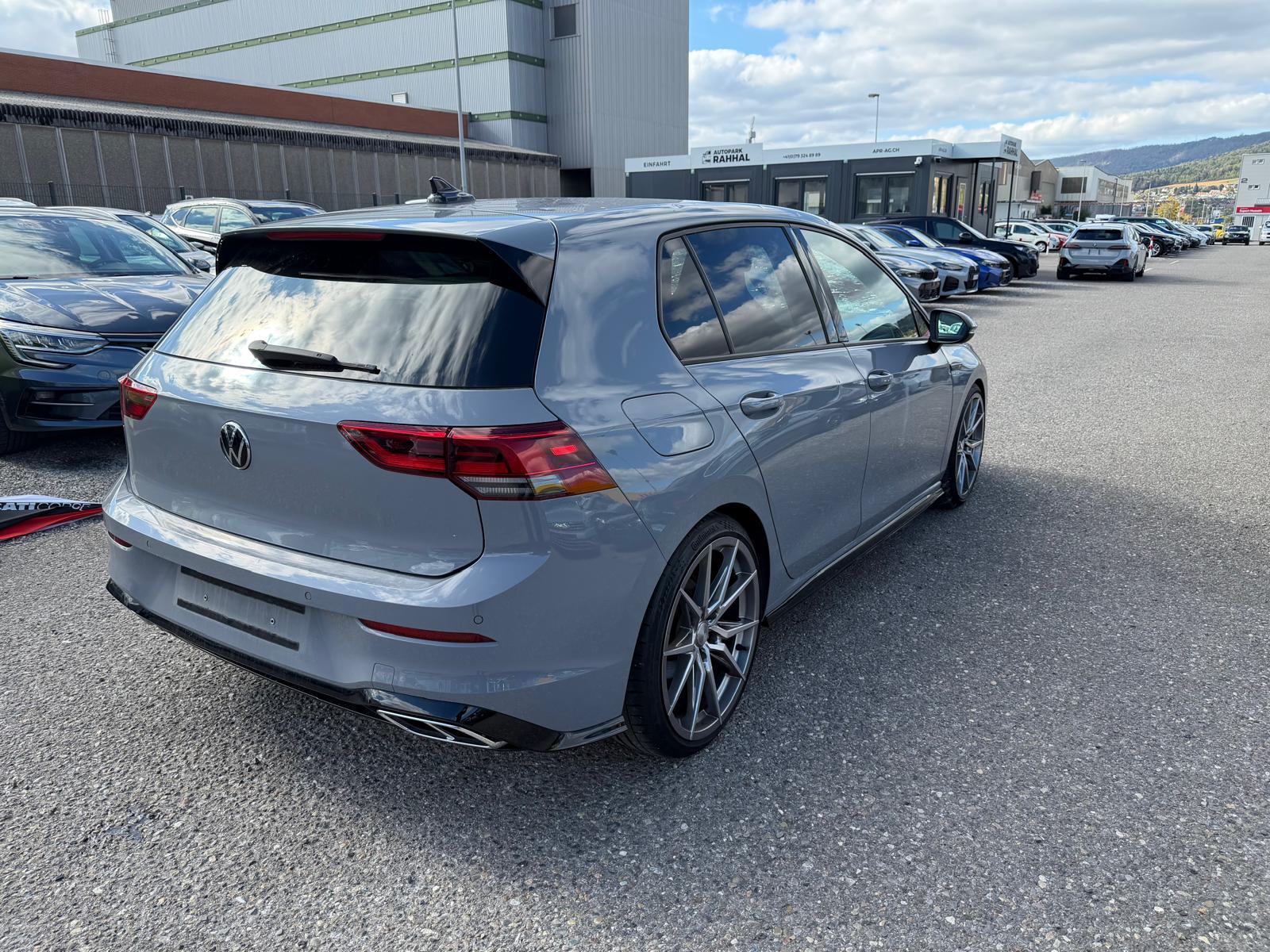 VW Golf VIII 1.5 eTSI R-Line DSG-image-6