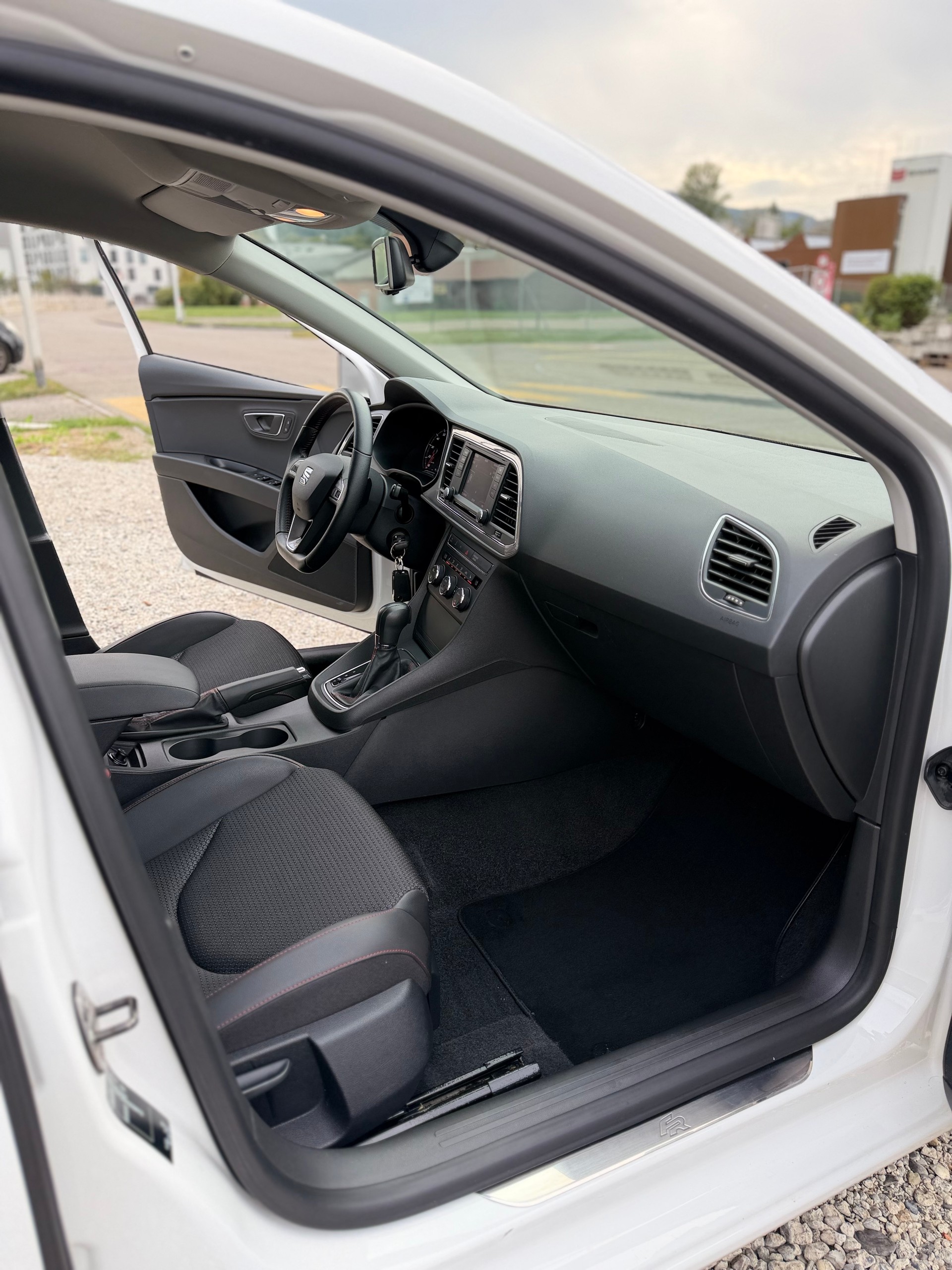 SEAT Leon SC 1.8 TSI FR DSG**Frisch Ab MFK**Garantie**Bose-Sound**-image-11