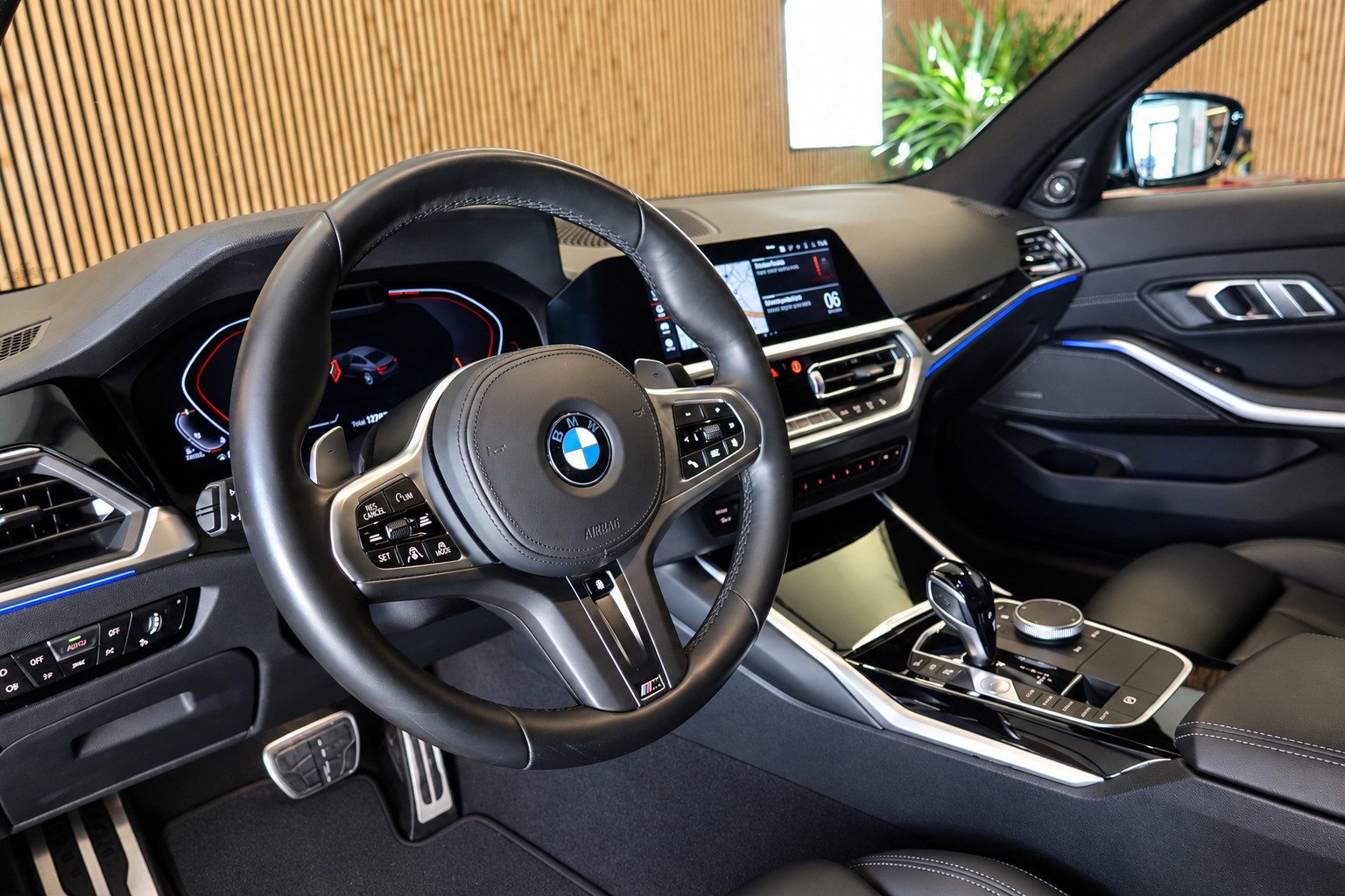 BMW 320d xDrive Pack M Sport-image-11