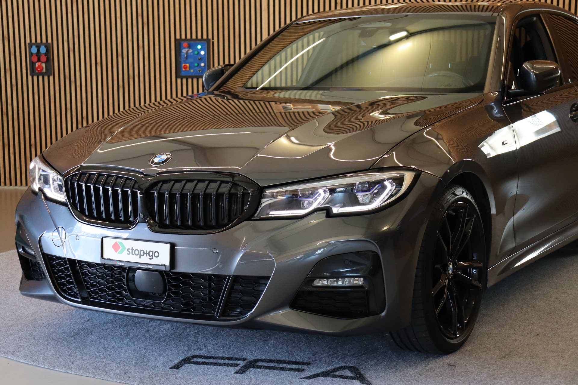 BMW 320d xDrive Pack M Sport-image-1