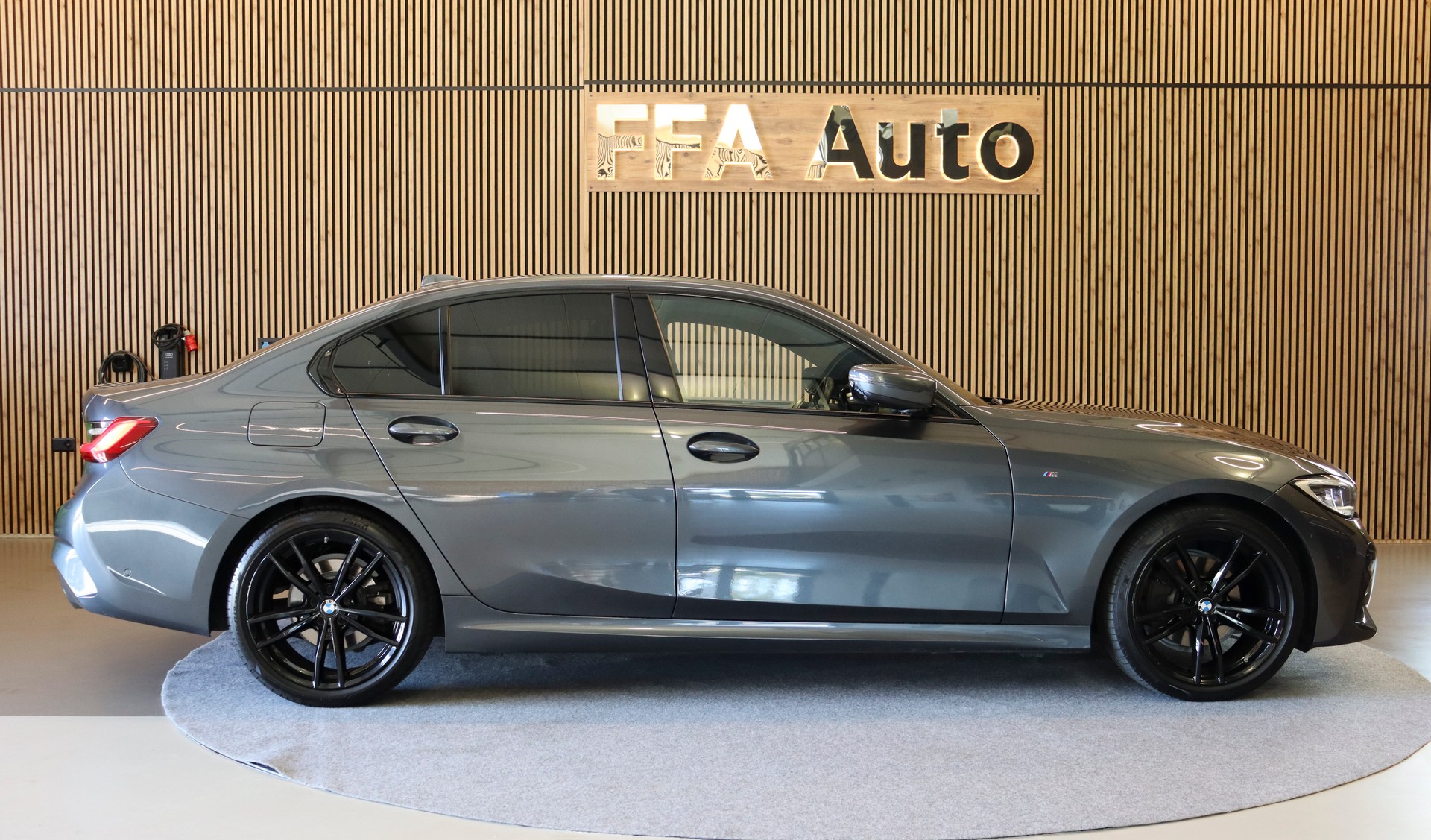 BMW 320d xDrive Pack M Sport-image-6