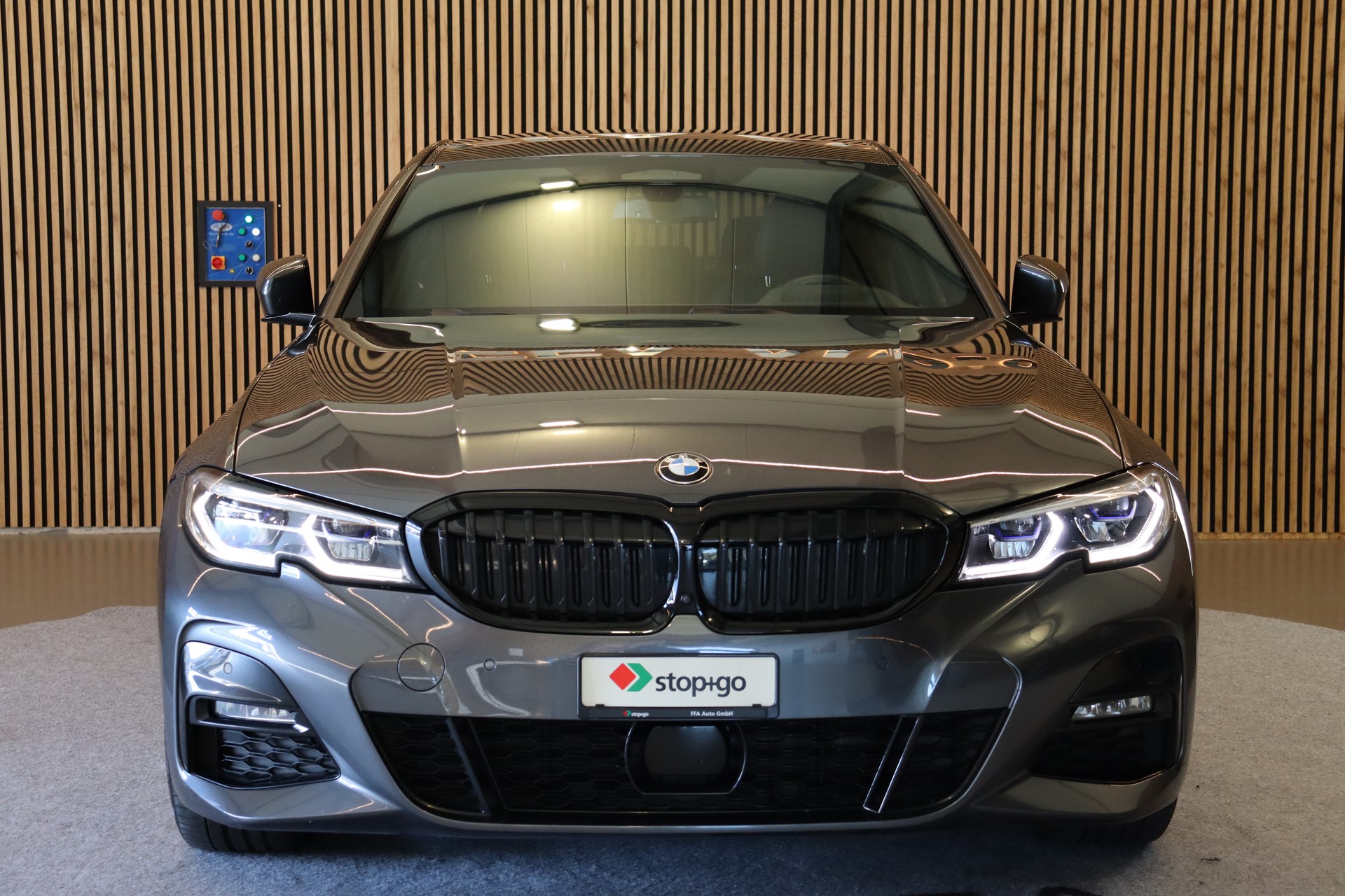 BMW 320d xDrive Pack M Sport-image-2