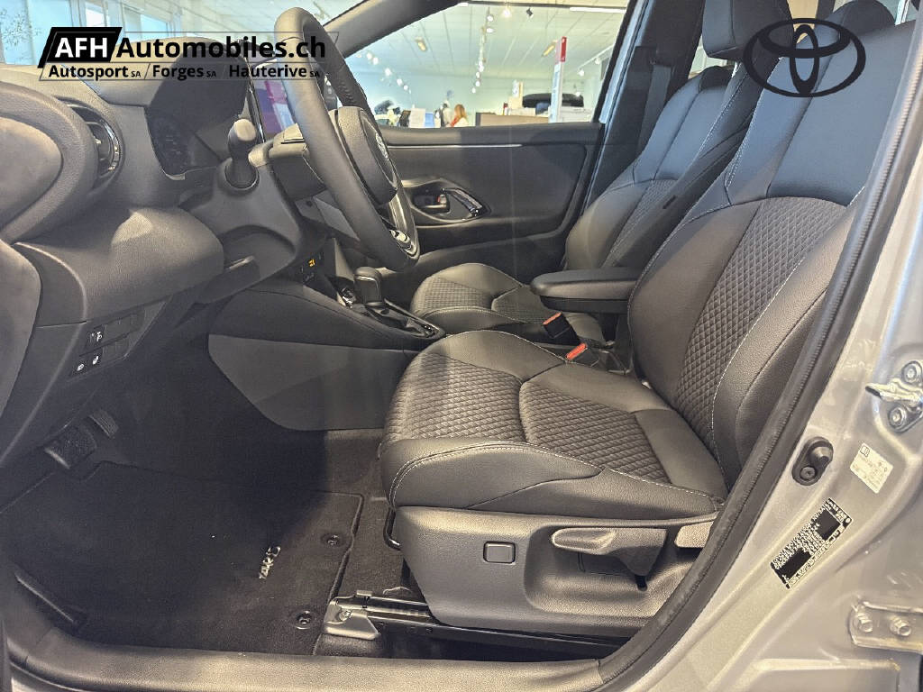 TOYOTA Yaris 1.5 VVT-i HSD Premium-image-13