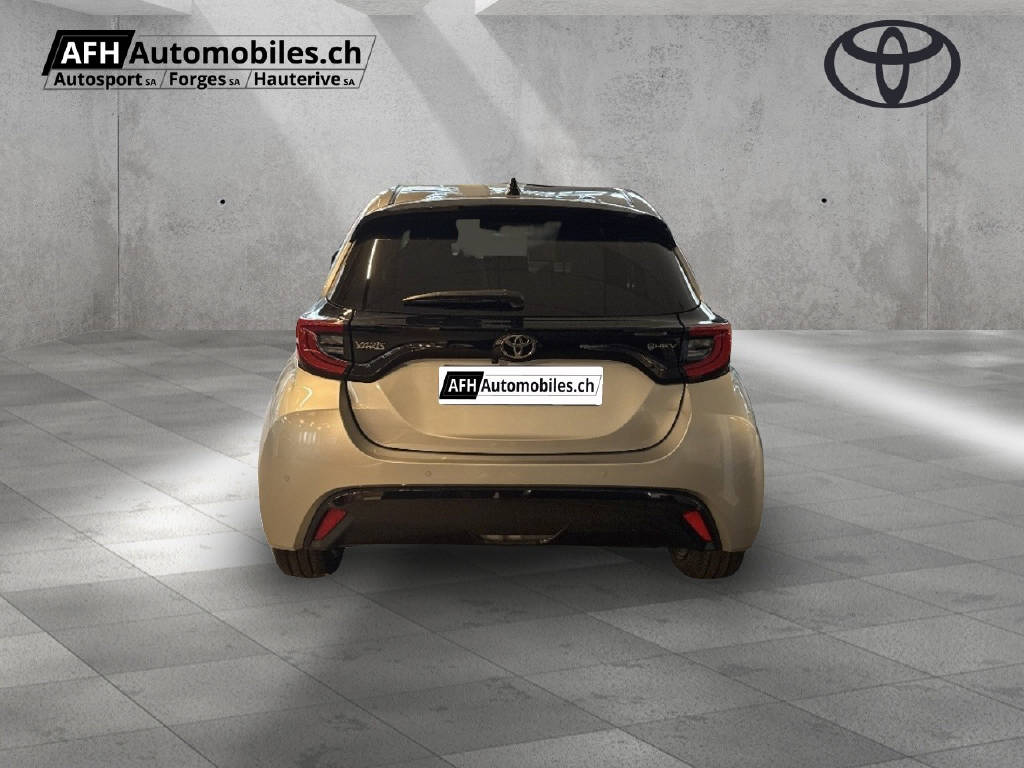 TOYOTA Yaris 1.5 VVT-i HSD Premium-showroom-element-3