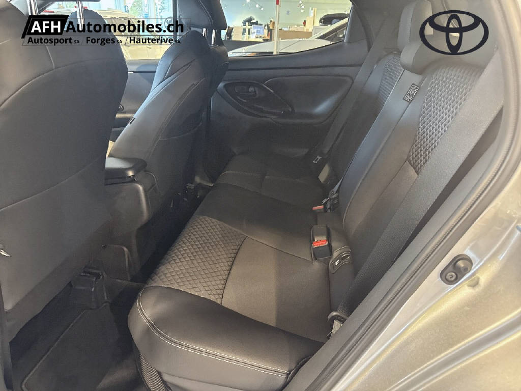 TOYOTA Yaris 1.5 VVT-i HSD Premium-image-14