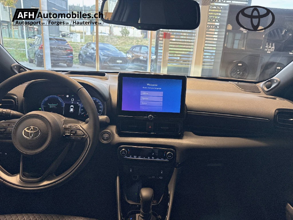 TOYOTA Yaris 1.5 VVT-i HSD Premium-image-12