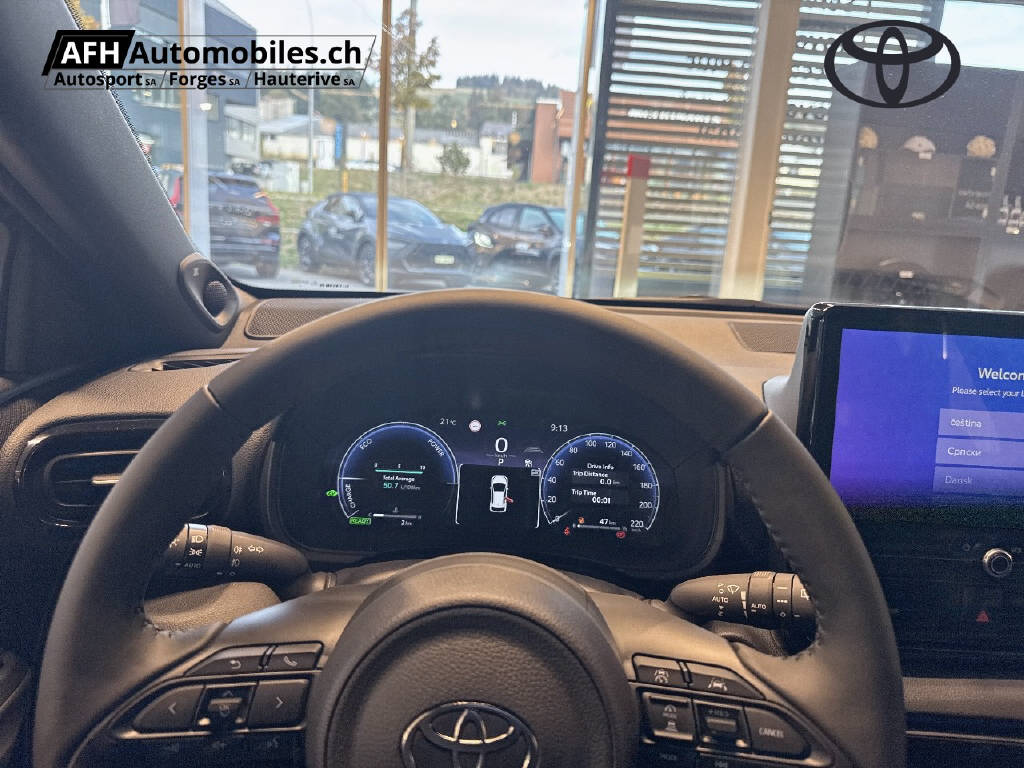 TOYOTA Yaris 1.5 VVT-i HSD Premium-image-11
