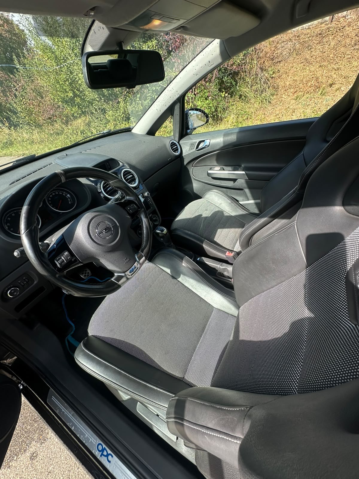 OPEL Corsa 1.6 Turbo OPC-image-11