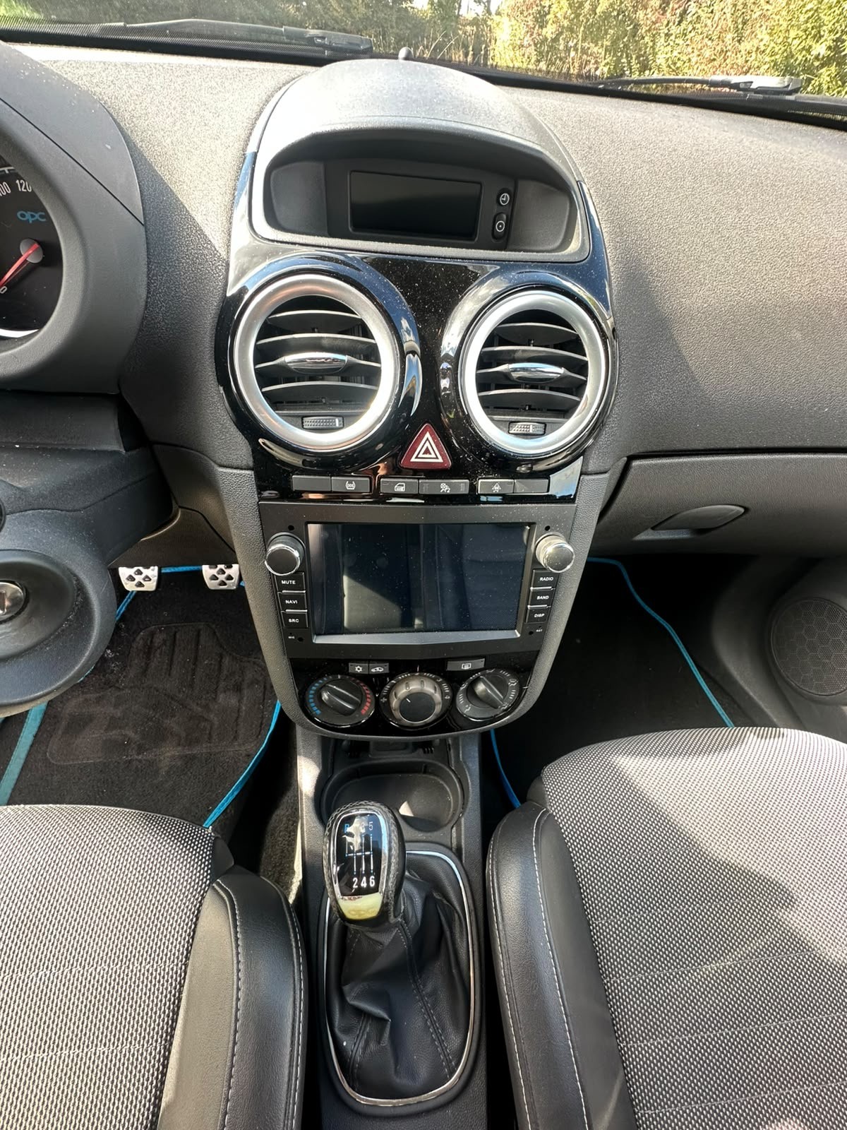 OPEL Corsa 1.6 Turbo OPC-image-9