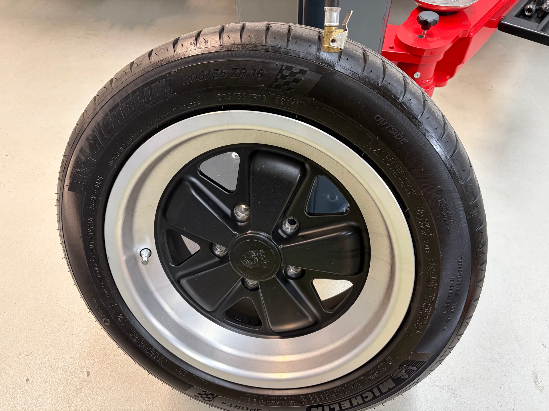 PORSCHE 3.2 Carrera-image-7