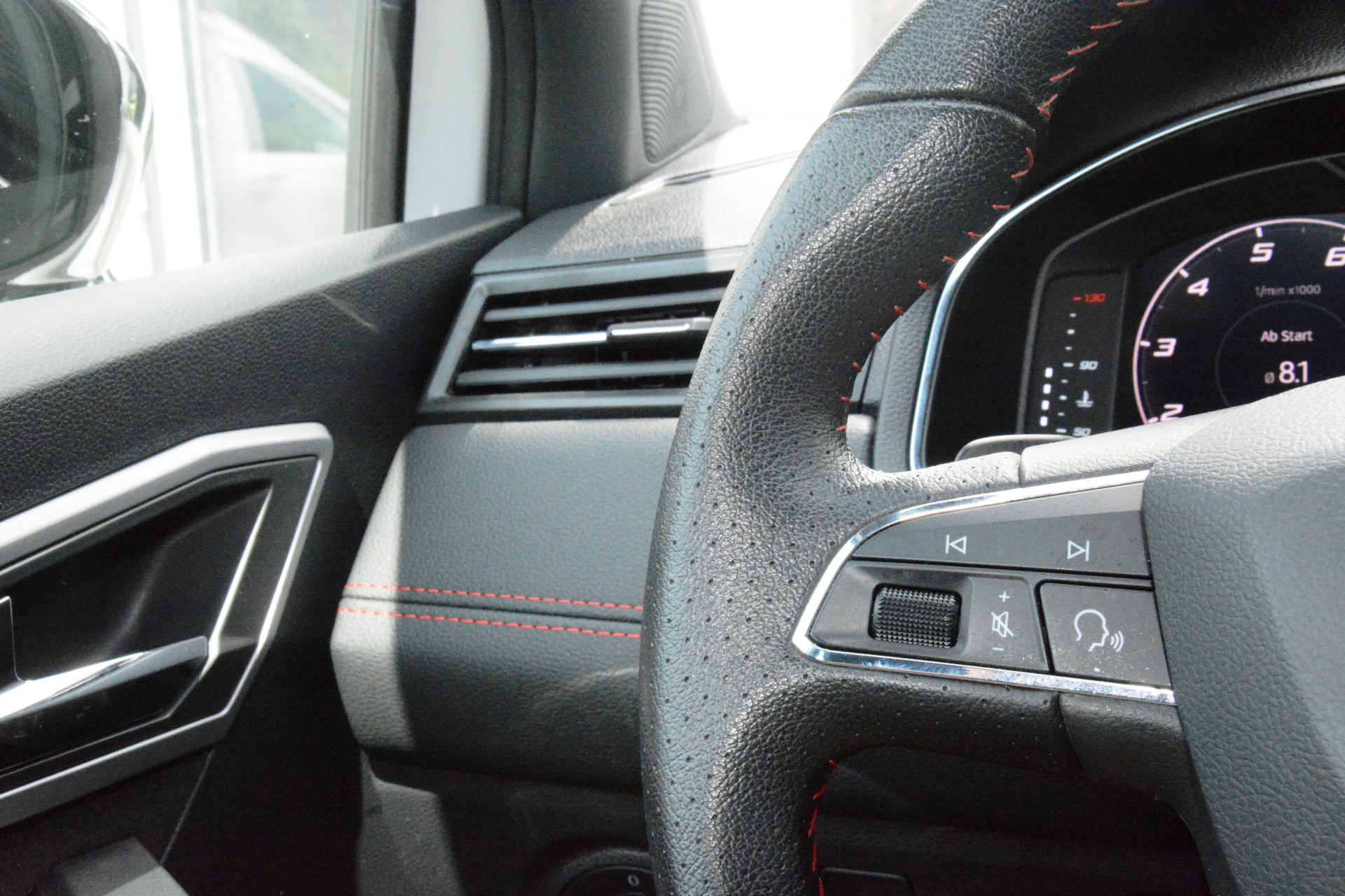 SEAT Arona 1.0 TSI Eco Xcellence DSG-image-13