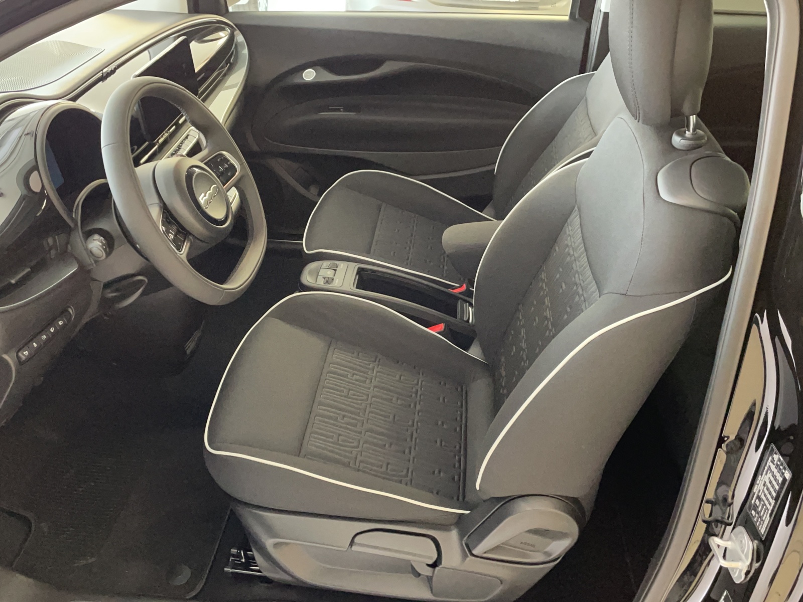 FIAT 500 Swiss Edition-image-8