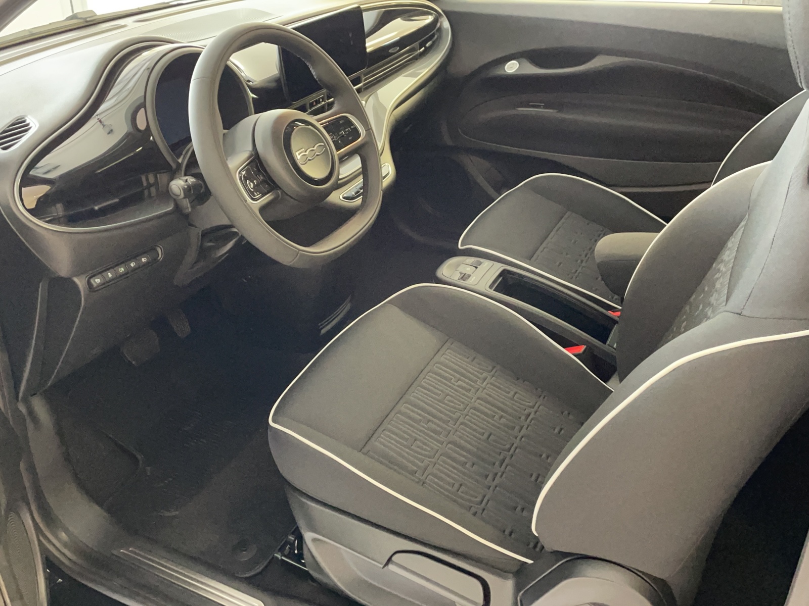 FIAT 500 Swiss Edition-image-9