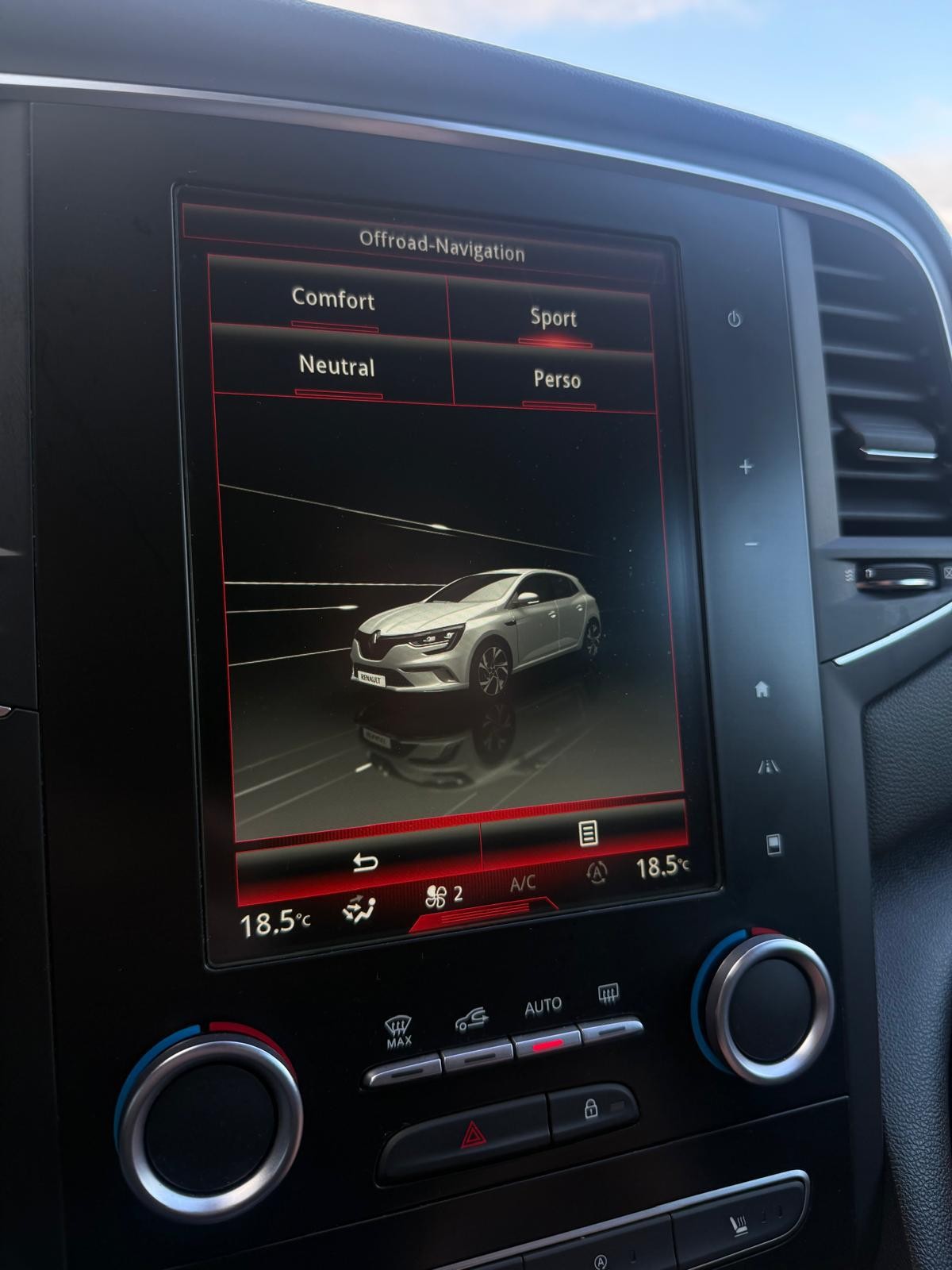 RENAULT Mégane 1.6 16V Turbo GT EDC-image-13