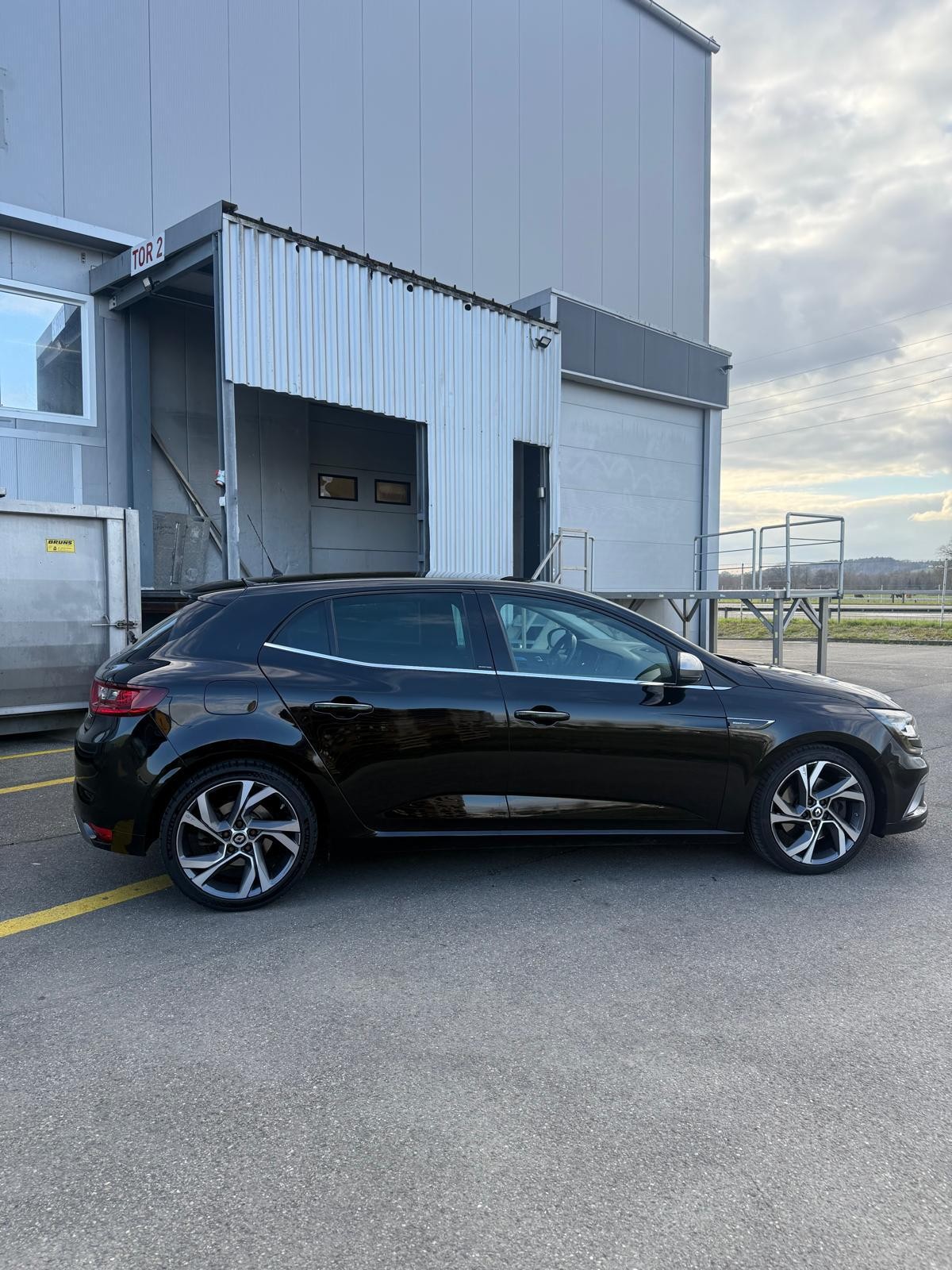 RENAULT Mégane 1.6 16V Turbo GT EDC-image-3
