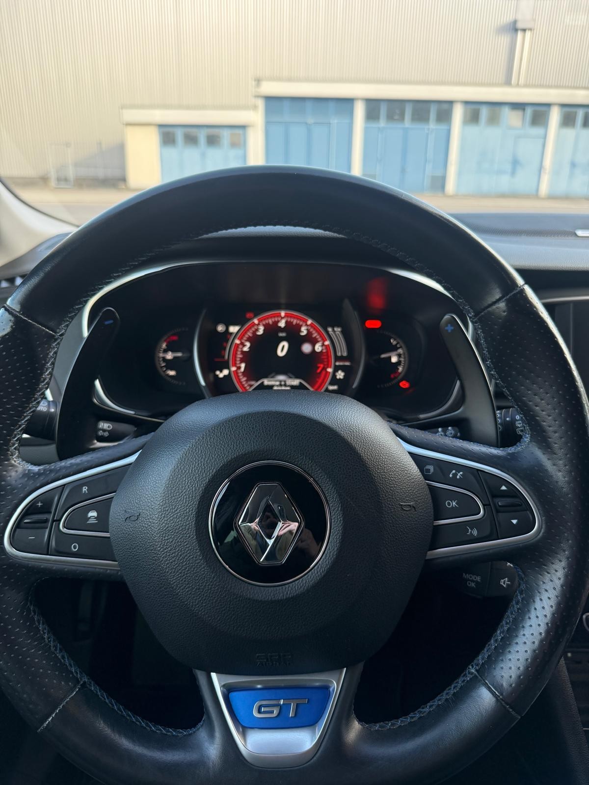 RENAULT Mégane 1.6 16V Turbo GT EDC-image-9