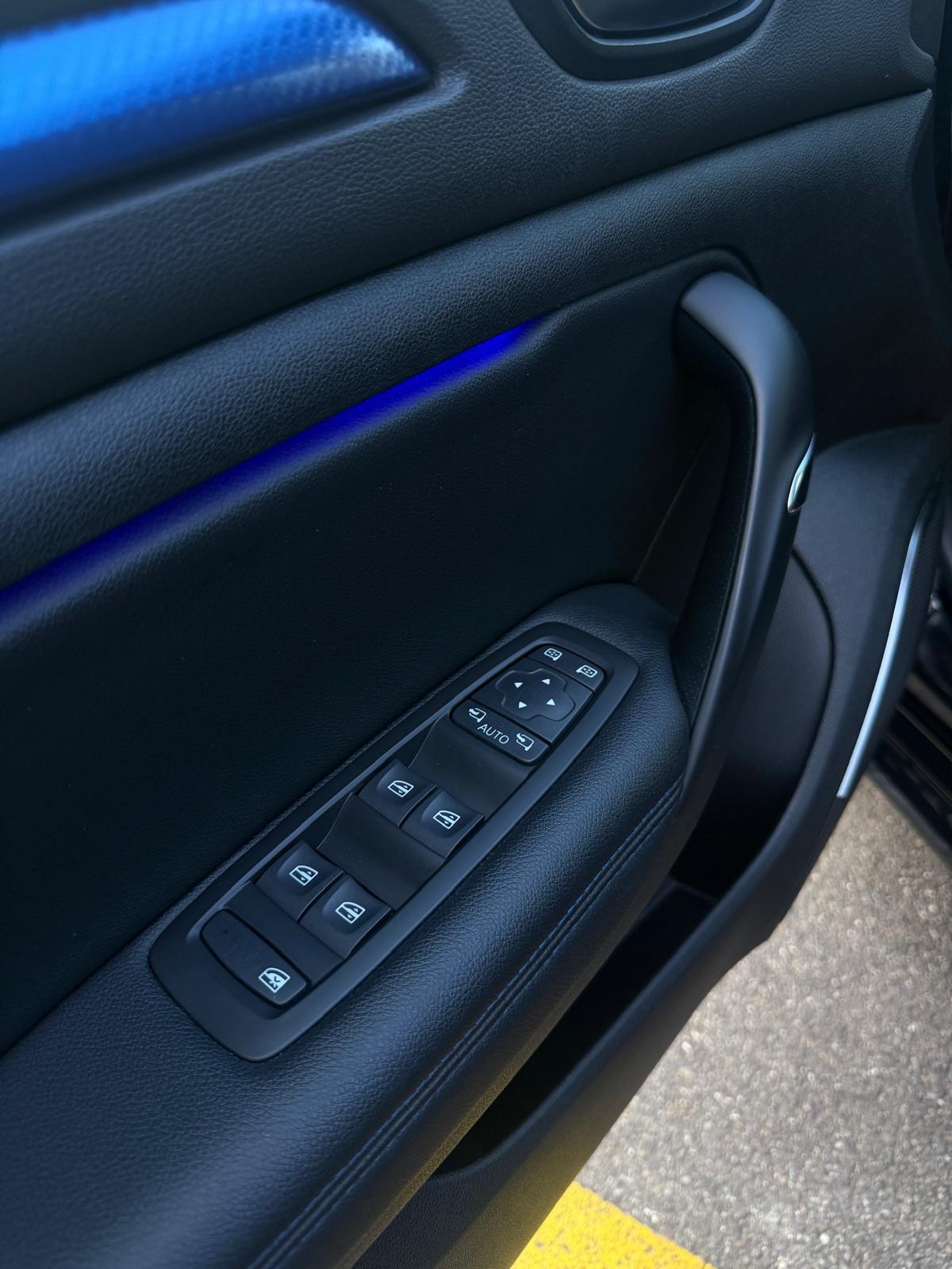 RENAULT Mégane 1.6 16V Turbo GT EDC-image-8