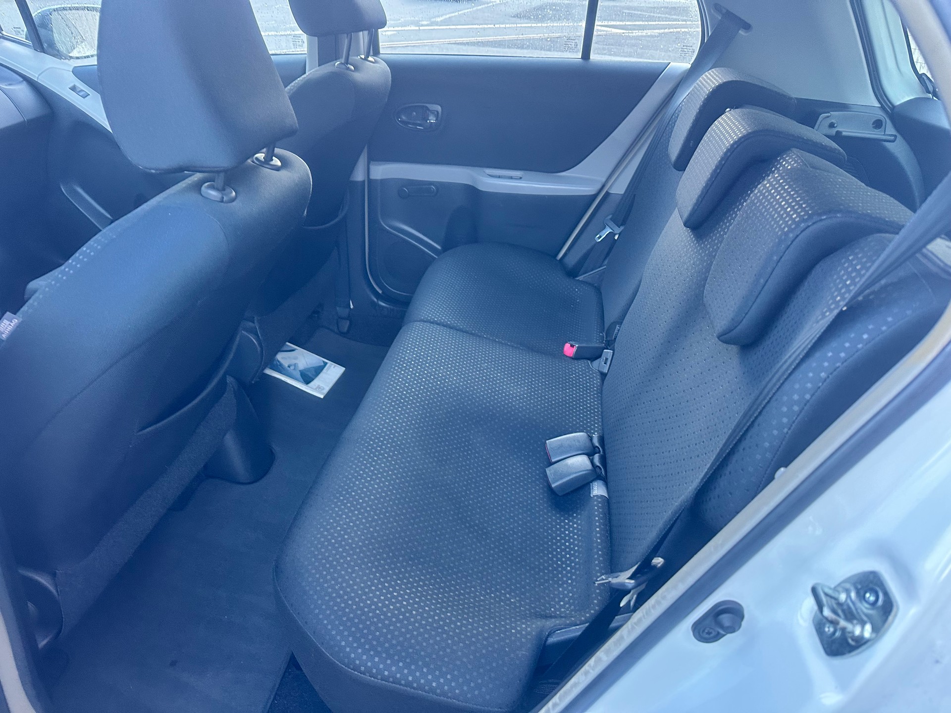 TOYOTA Yaris 1.33 S-image-12