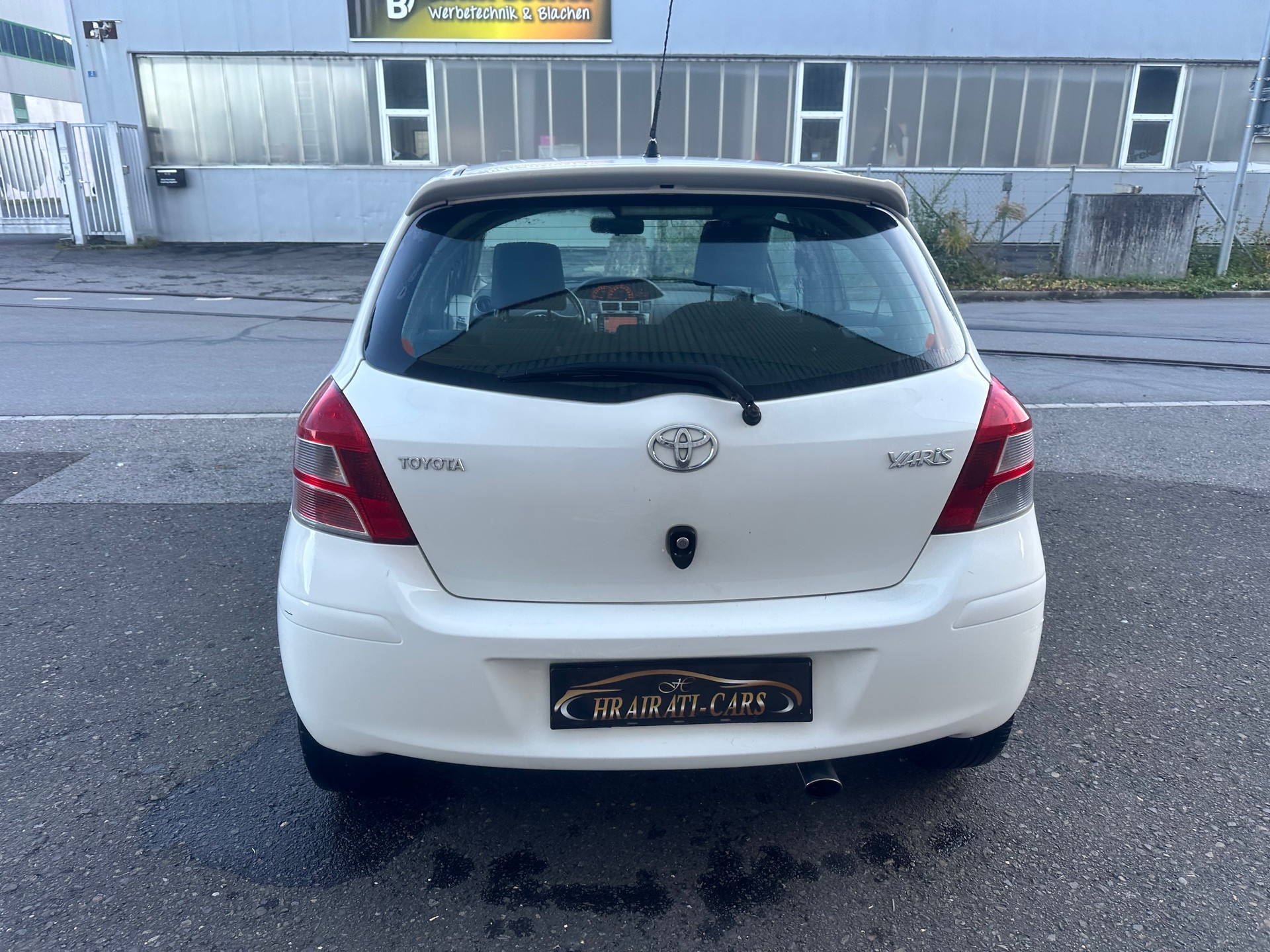 TOYOTA Yaris 1.33 S-image-5