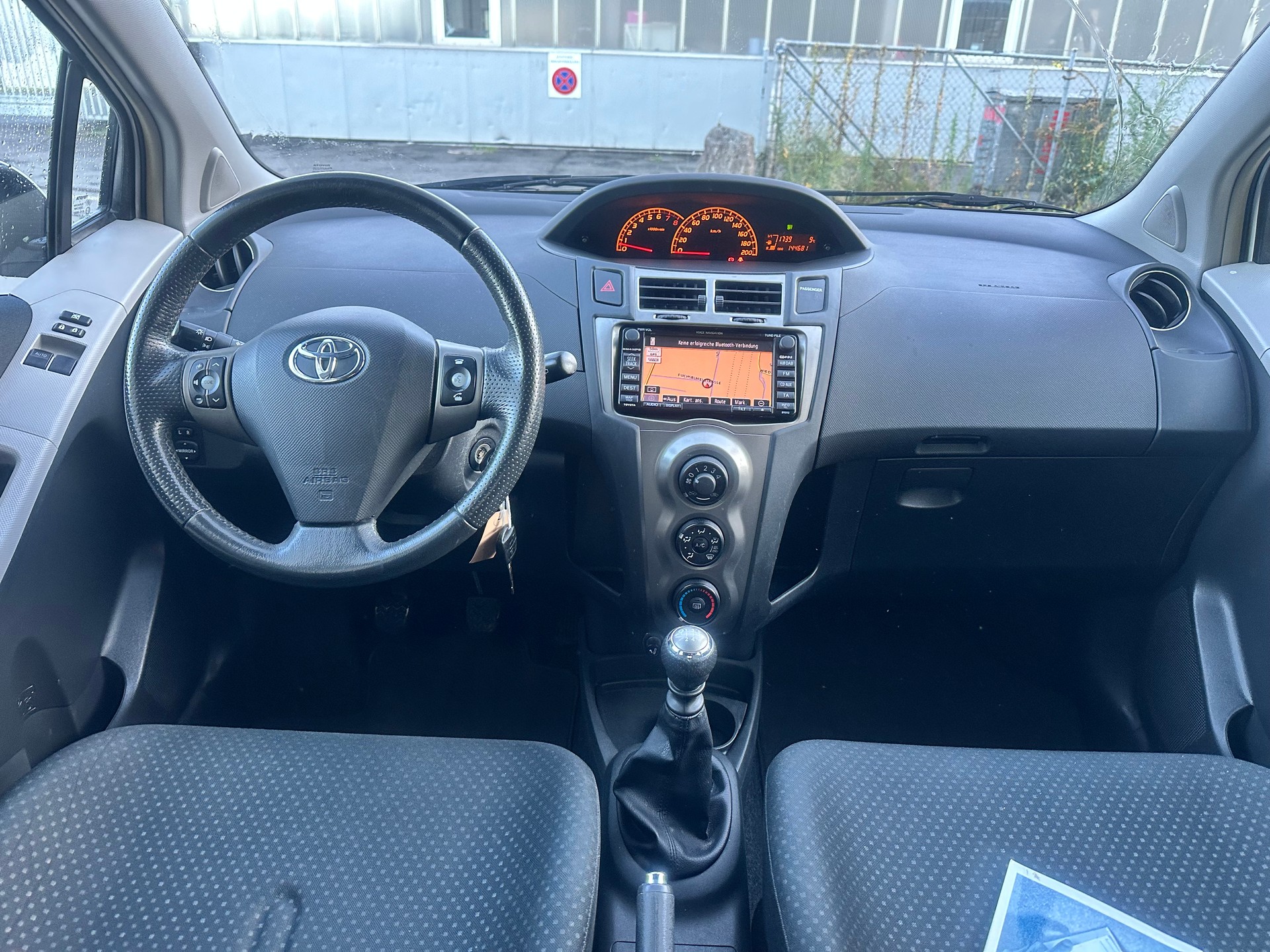 TOYOTA Yaris 1.33 S-image-10