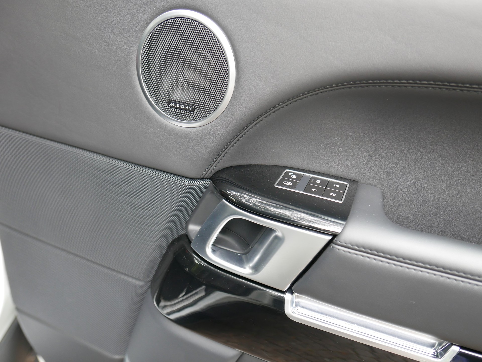 LAND ROVER Range Rover 5.0 SC AB Black Automatic-image-10