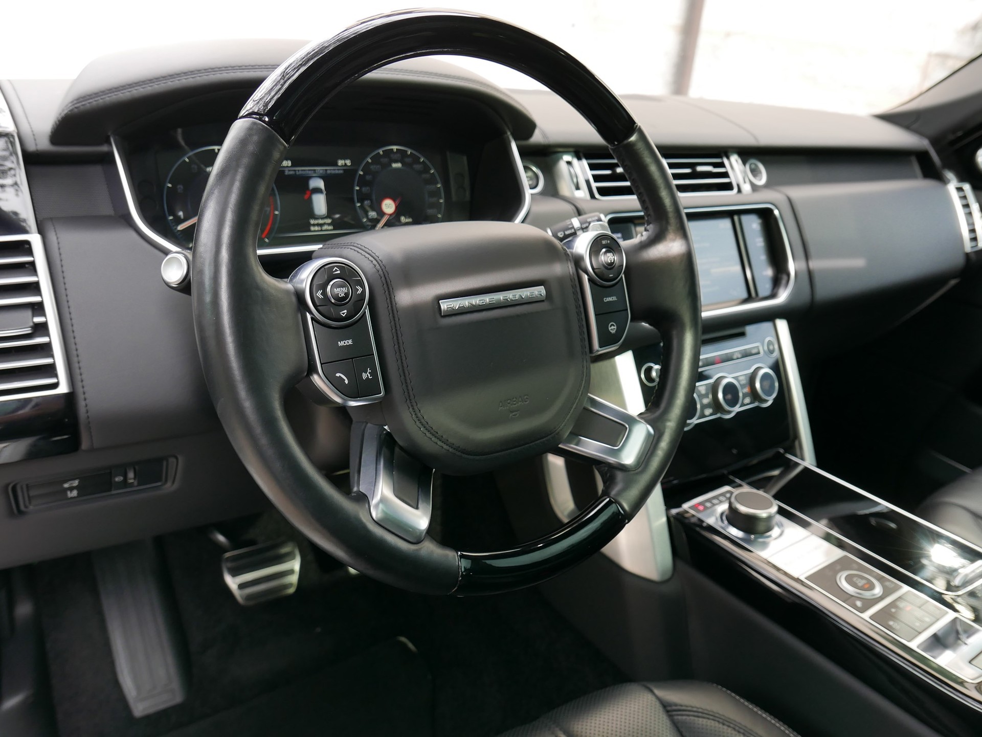 LAND ROVER Range Rover 5.0 SC AB Black Automatic-image-9