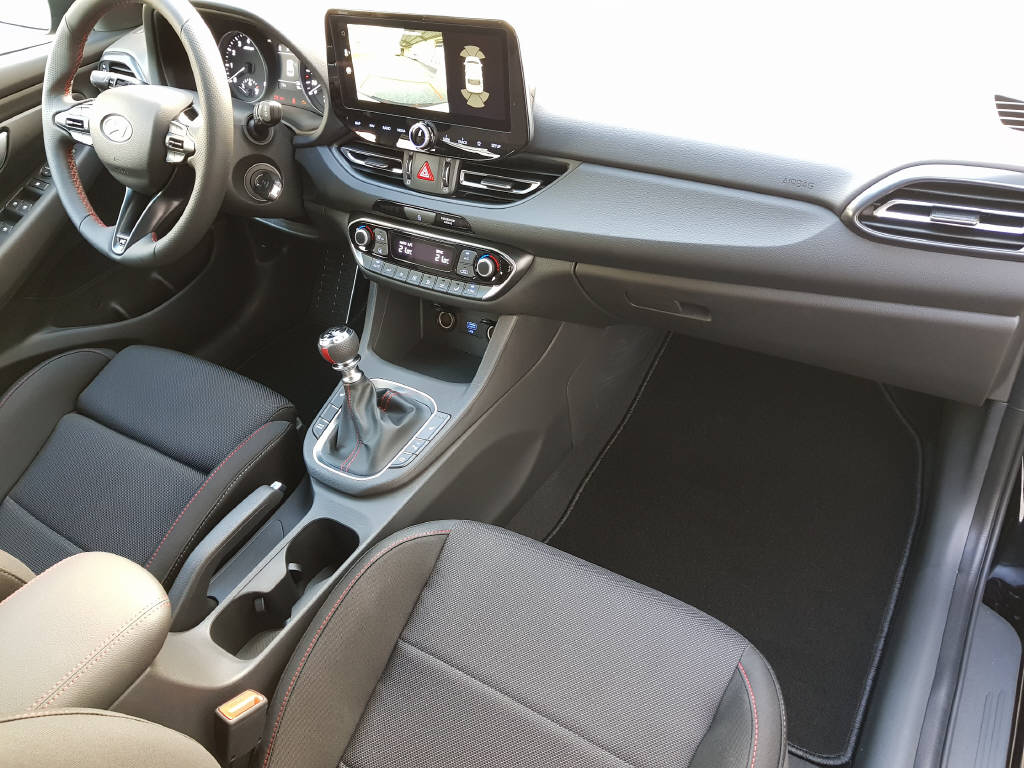 HYUNDAI i30 1.5 T-GDi N-Line-image-9