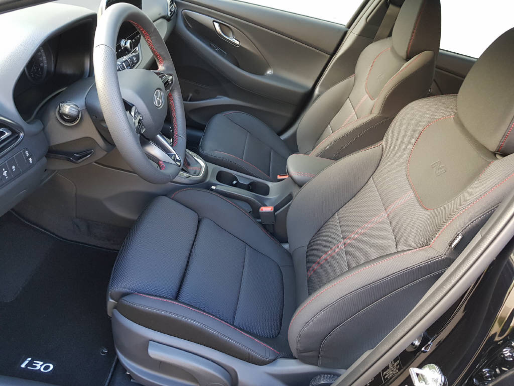HYUNDAI i30 1.5 T-GDi N-Line-image-12