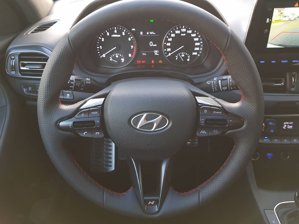 HYUNDAI i30 1.5 T-GDi N-Line-image-5