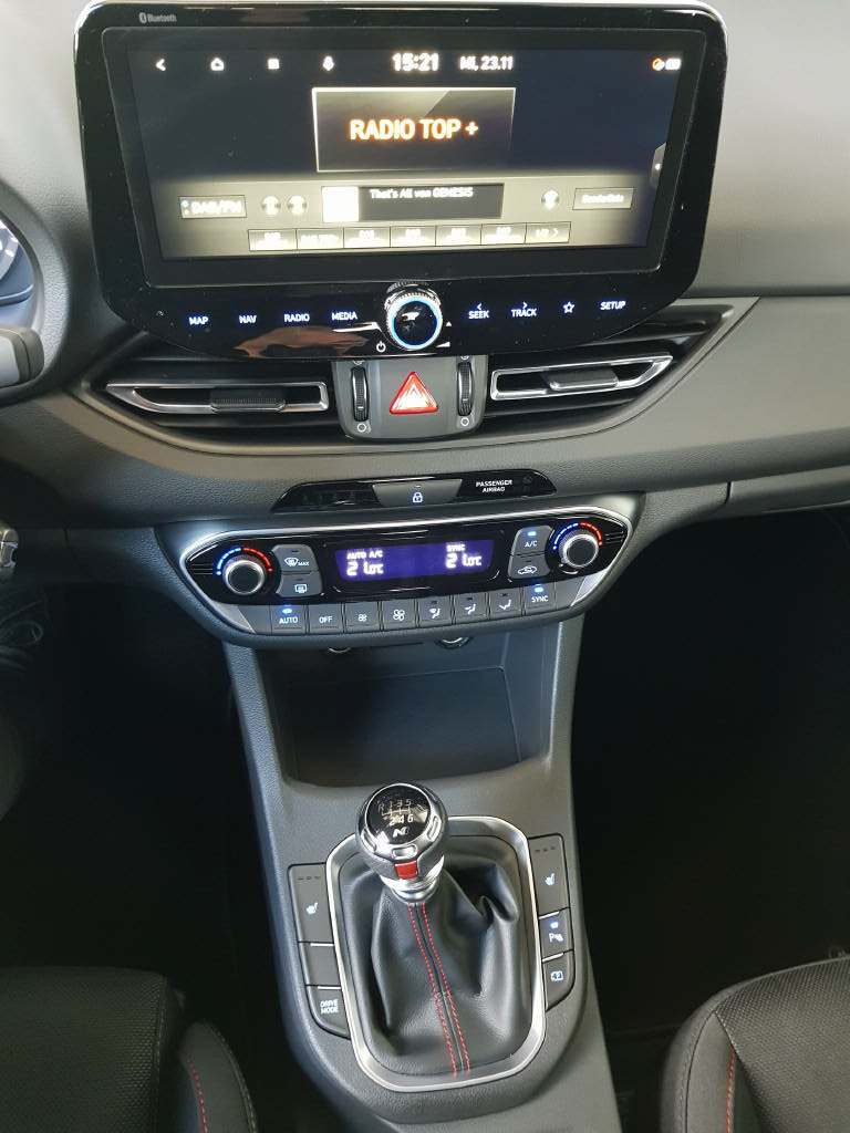HYUNDAI i30 1.5 T-GDi N-Line-image-6