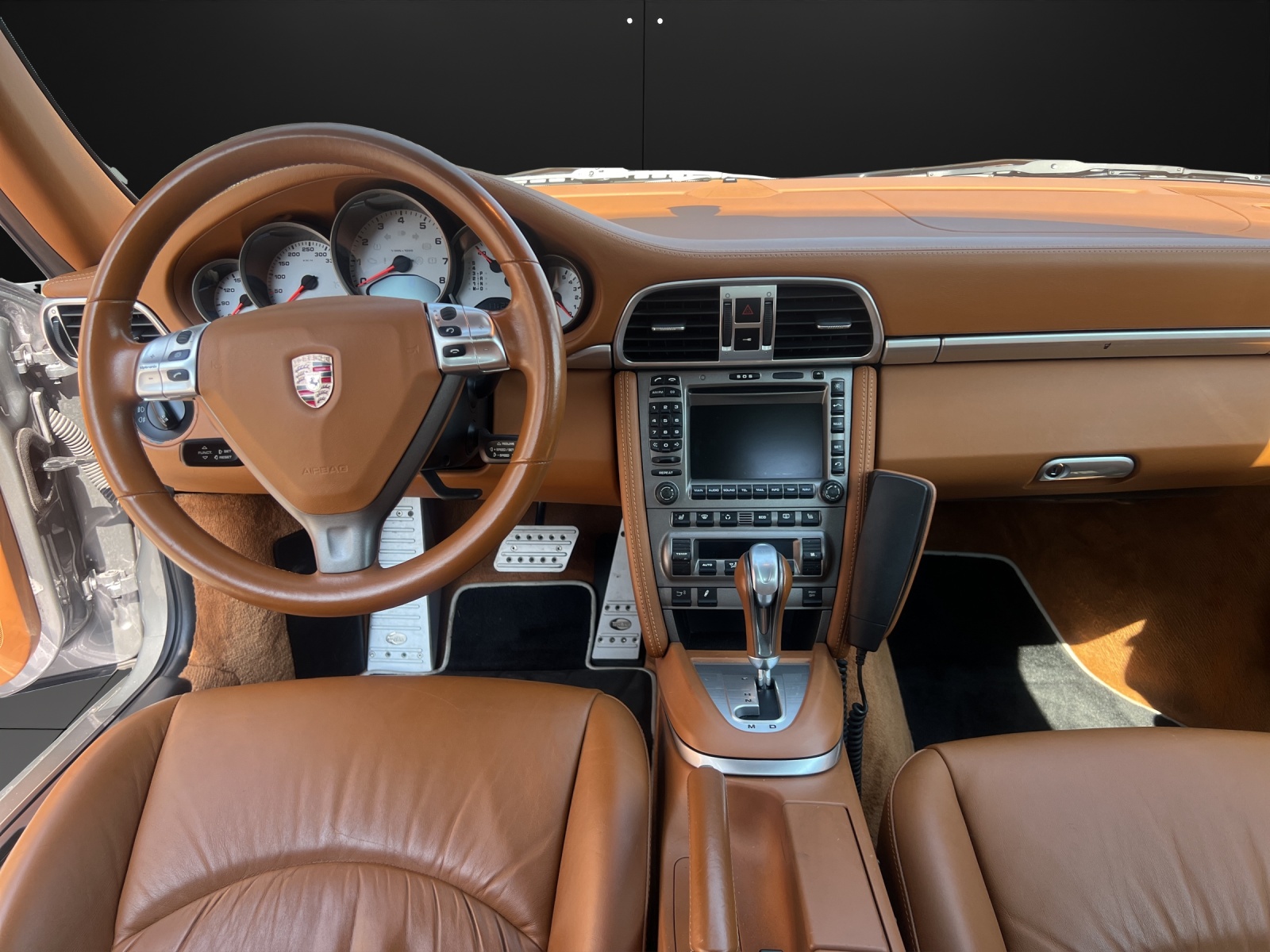 PORSCHE 911 Cabrio Carrera 4S TECHART-image-10