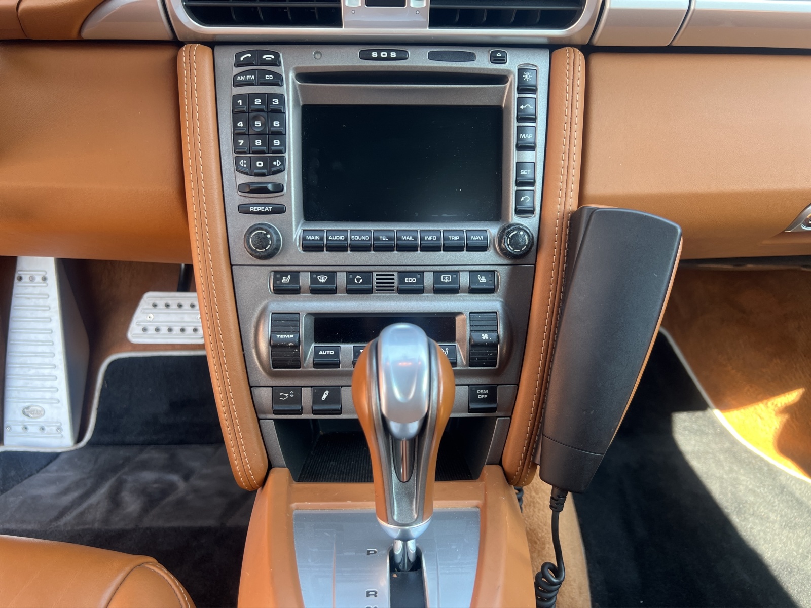 PORSCHE 911 Cabrio Carrera 4S TECHART-image-11