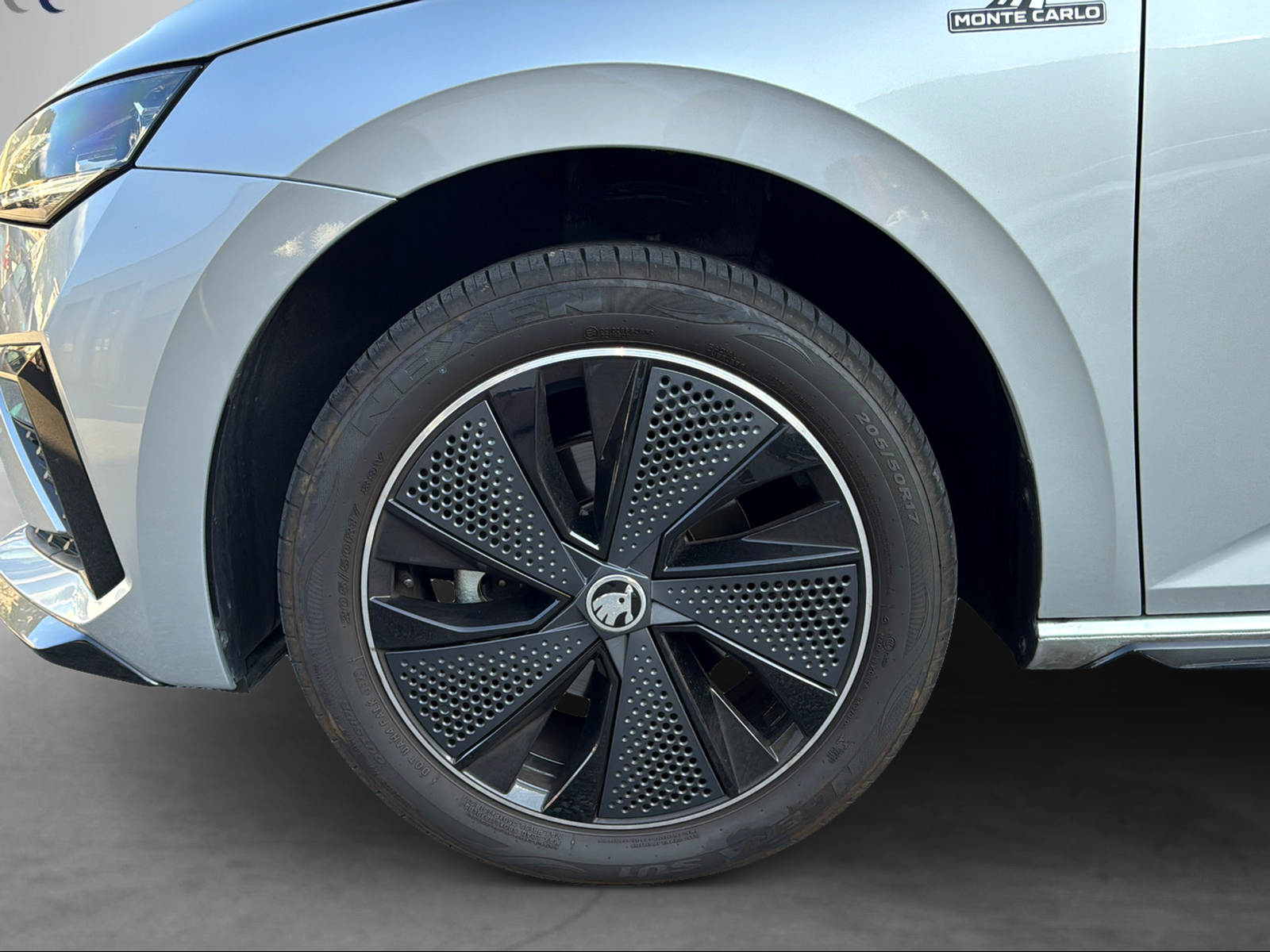 SKODA Scala 1.0 TSI Monte Carlo DSG-image-10