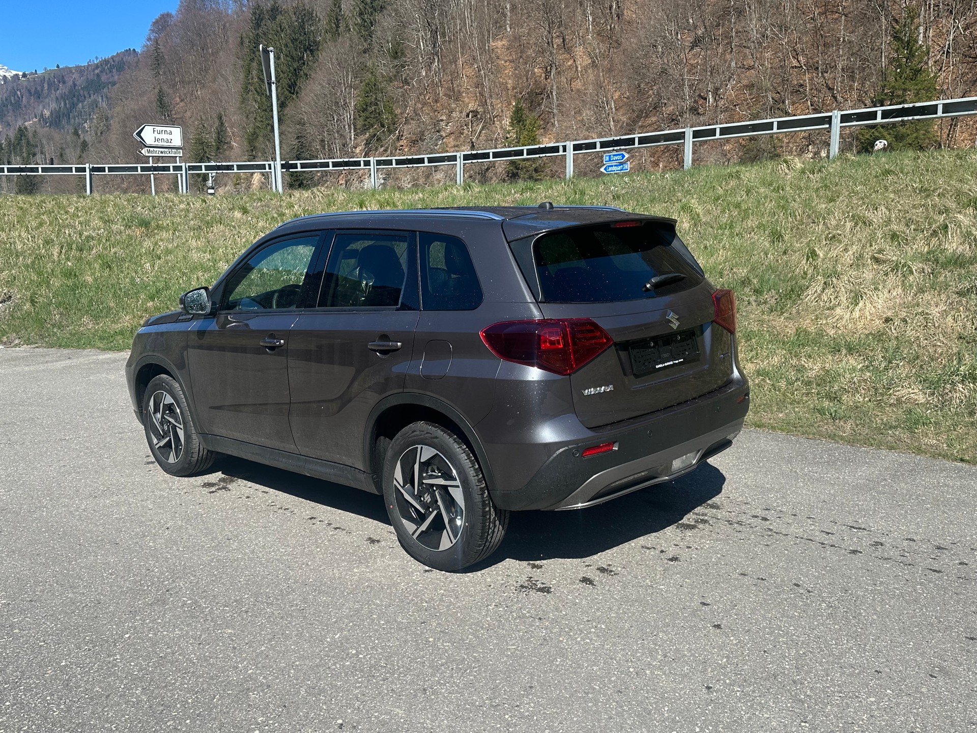 SUZUKI Vitara 1.5 Hybrid Compact Top 4x4 AGS-image-3