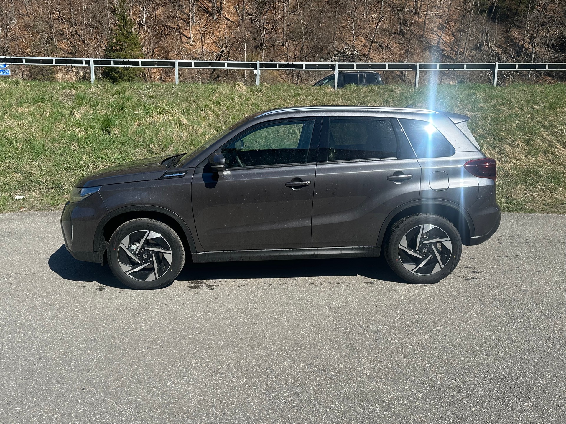 SUZUKI Vitara 1.5 Hybrid Compact Top 4x4 AGS-image-2