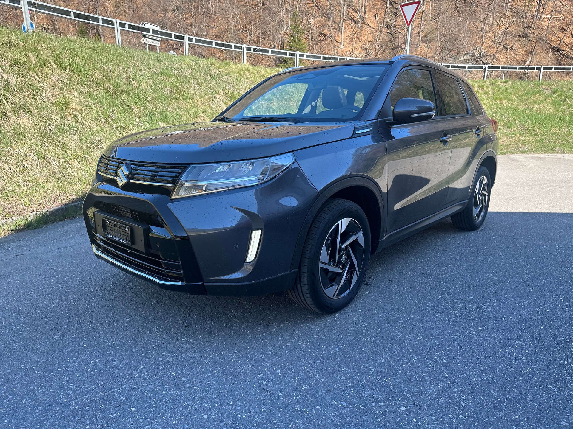 SUZUKI Vitara 1.5 Hybrid Compact Top 4x4 AGS-image-0